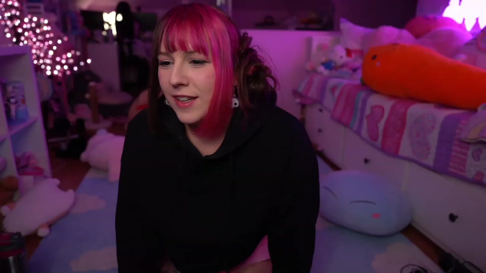Gallery image thumbnail from SugaryBunny's myfreecams stream on, 02/26/2023, 05:04 image 14 of 20