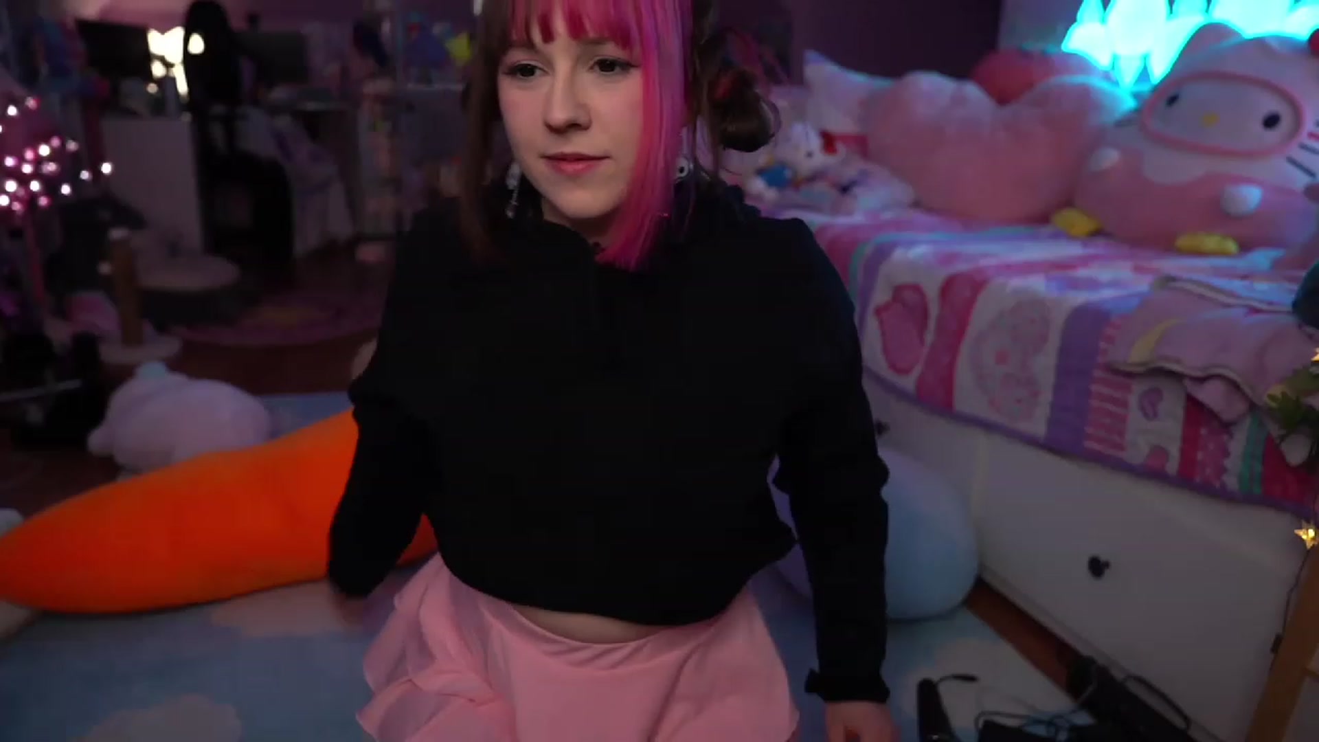 Gallery image thumbnail from SugaryBunny's myfreecams stream on, 02/26/2023, 05:04 image 5 of 20