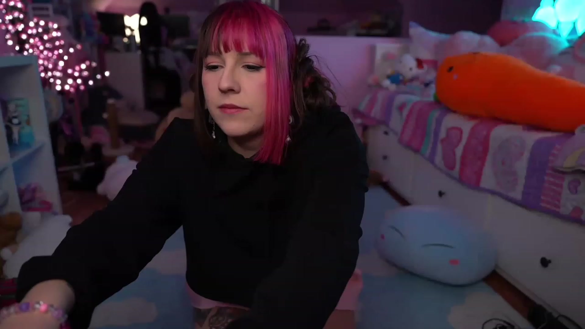 Gallery image thumbnail from SugaryBunny's myfreecams stream on, 02/26/2023, 05:04 image 11 of 20