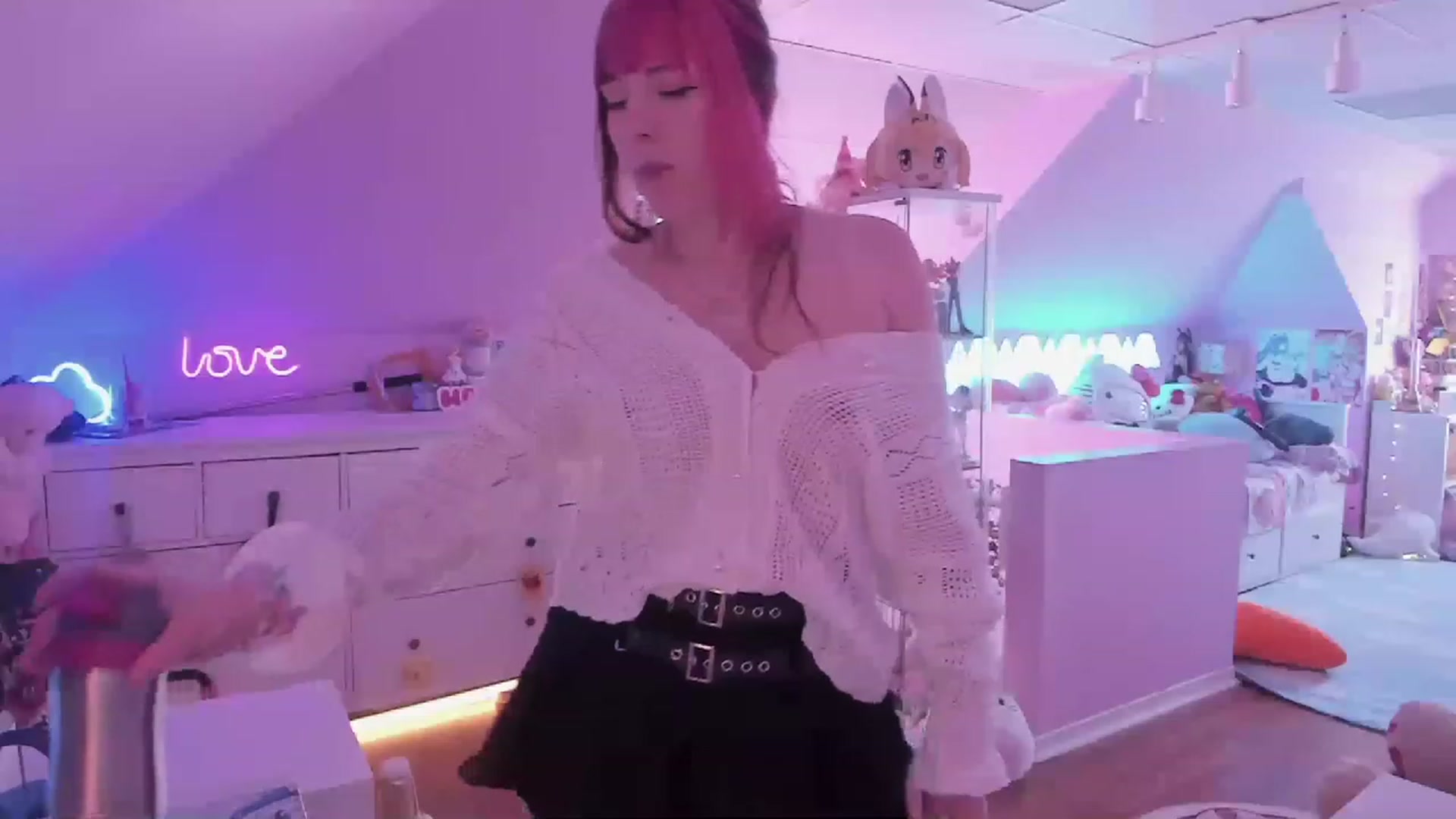 Gallery image thumbnail from SugaryBunny's myfreecams stream on, 03/02/2023, 21:37 image 6 of 20