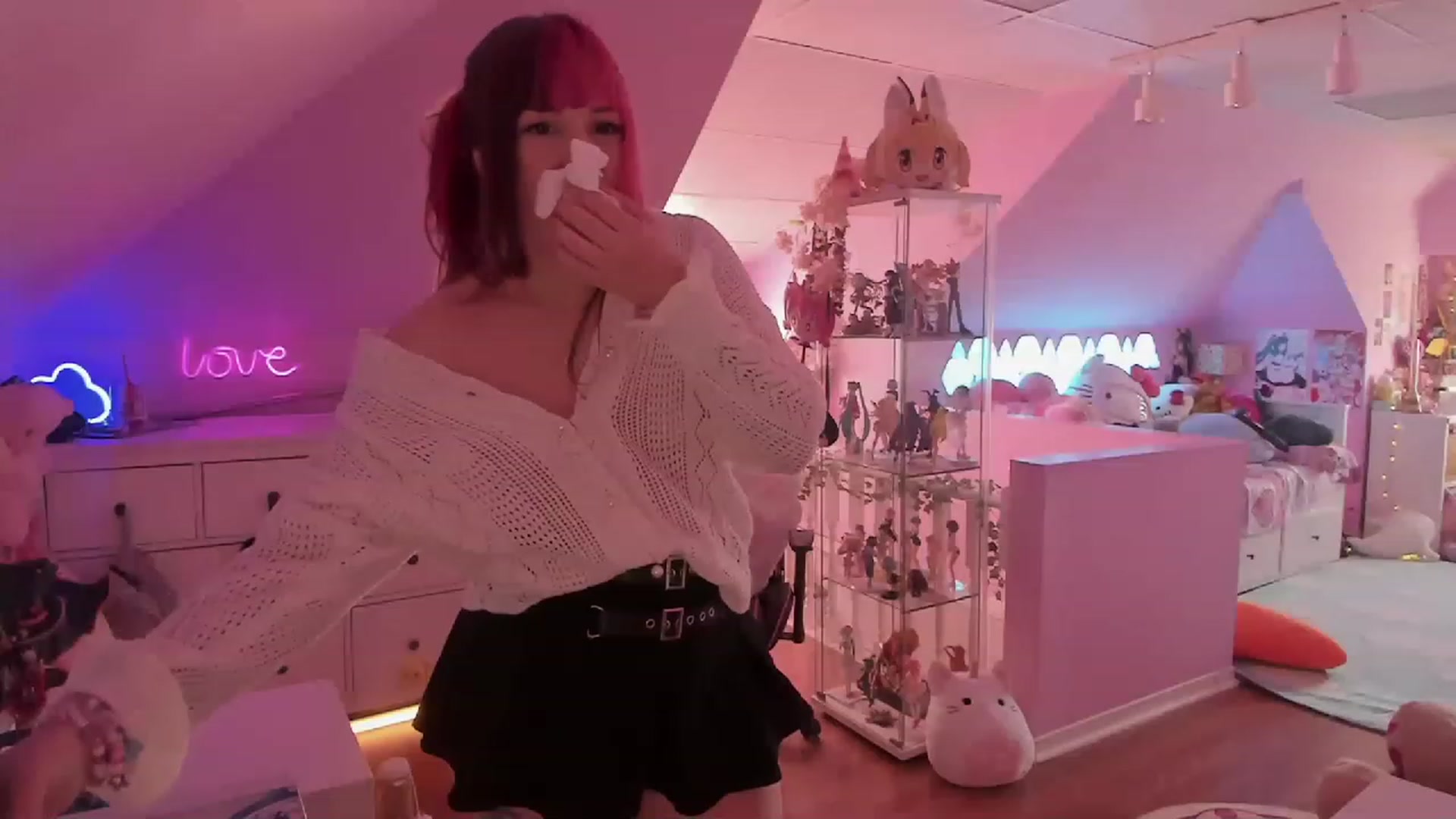 Gallery image thumbnail from SugaryBunny's myfreecams stream on, 03/02/2023, 21:37 image 1 of 20
