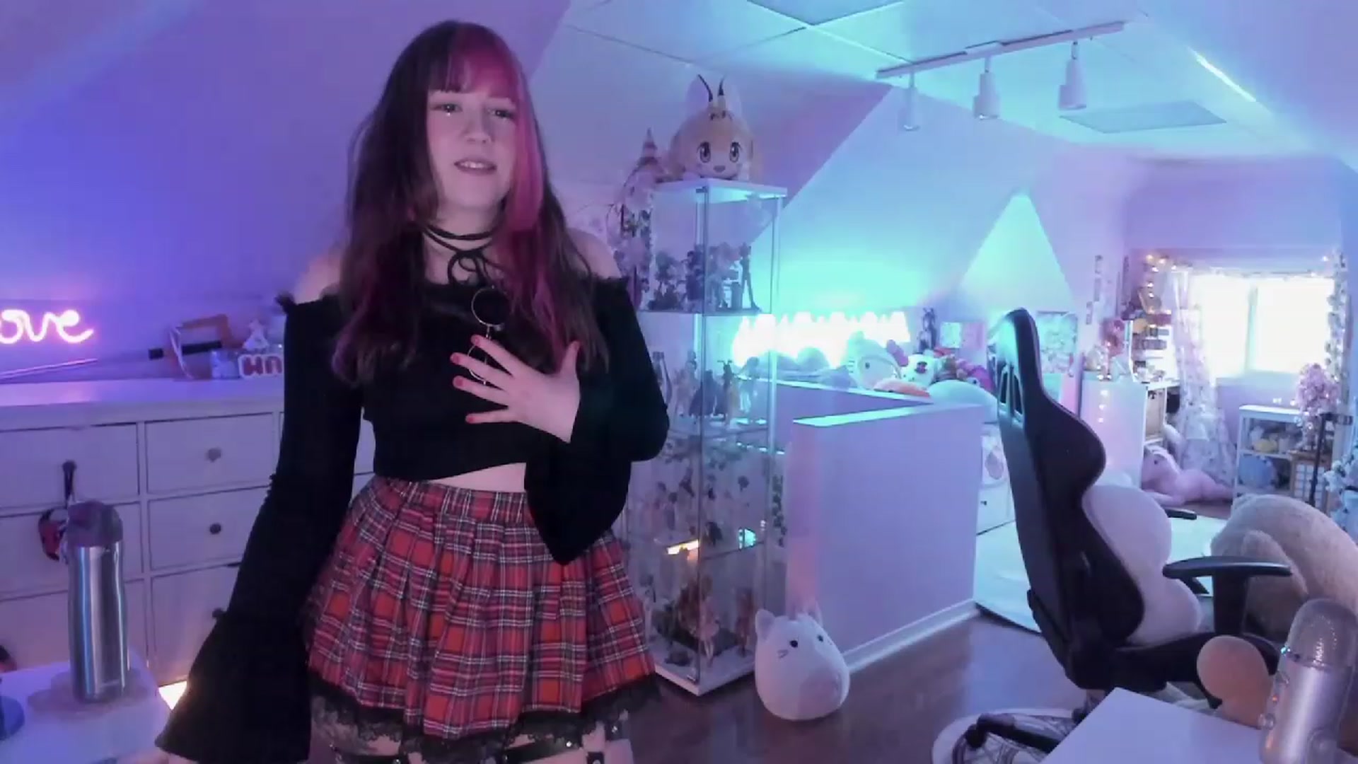 Gallery image thumbnail from SugaryBunny's myfreecams stream on, 03/03/2023, 21:37 image 4 of 20