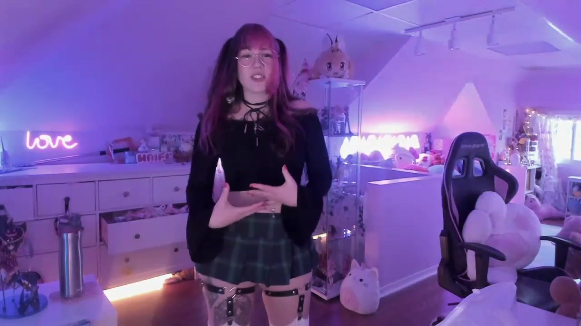 Gallery image thumbnail from SugaryBunny's myfreecams stream on, 03/03/2023, 21:37 image 14 of 20