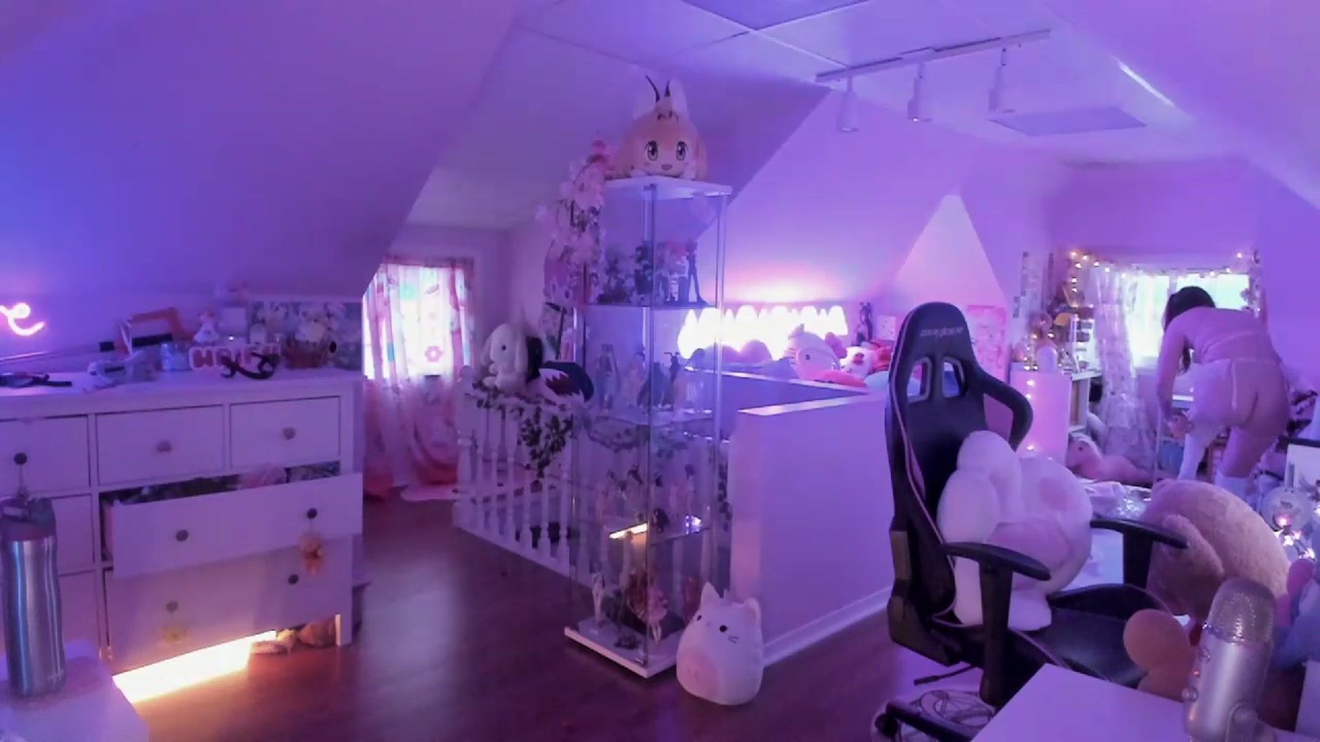 Gallery image thumbnail from SugaryBunny's myfreecams stream on, 03/03/2023, 21:37 image 20 of 20