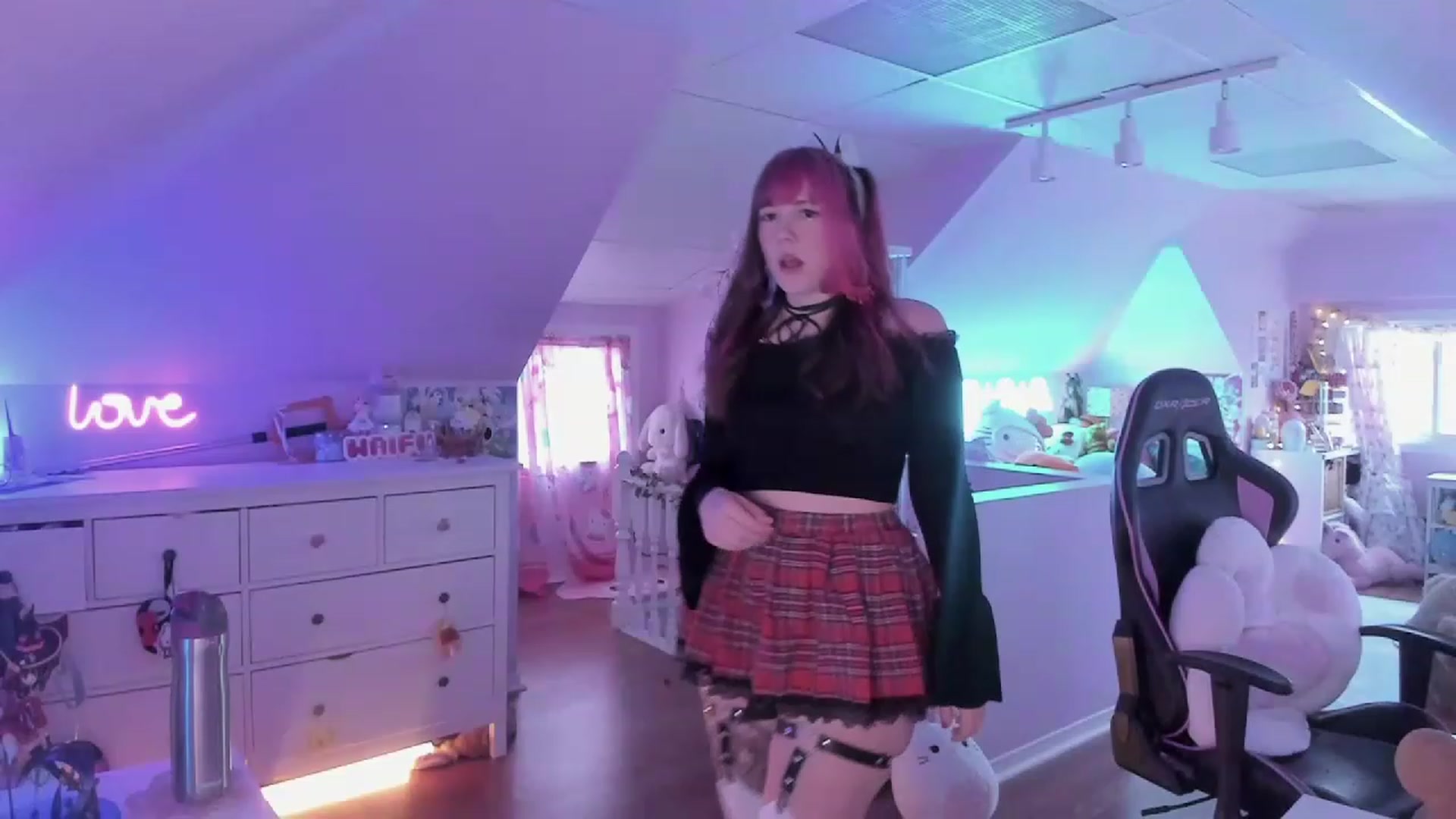 Gallery image thumbnail from SugaryBunny's myfreecams stream on, 03/03/2023, 21:37 image 6 of 20