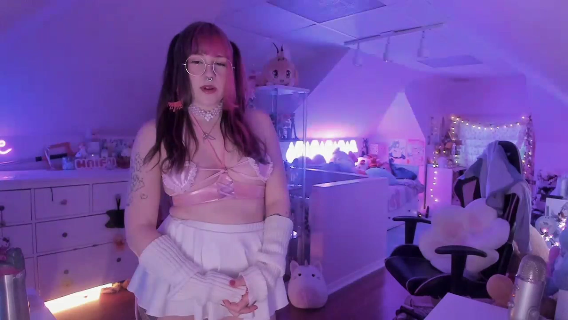 Gallery image thumbnail from SugaryBunny's myfreecams stream on, 03/03/2023, 22:51 image 12 of 20
