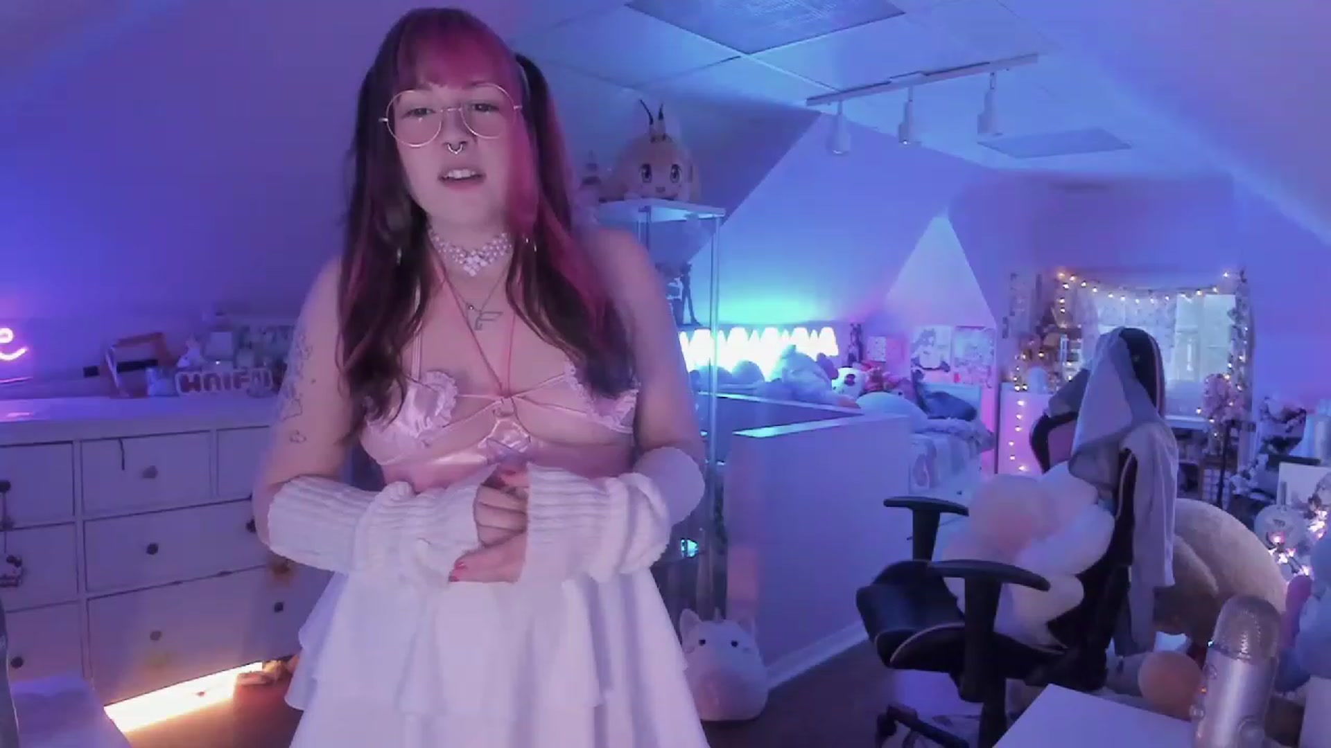 Gallery image thumbnail from SugaryBunny's myfreecams stream on, 03/03/2023, 22:51 image 9 of 20
