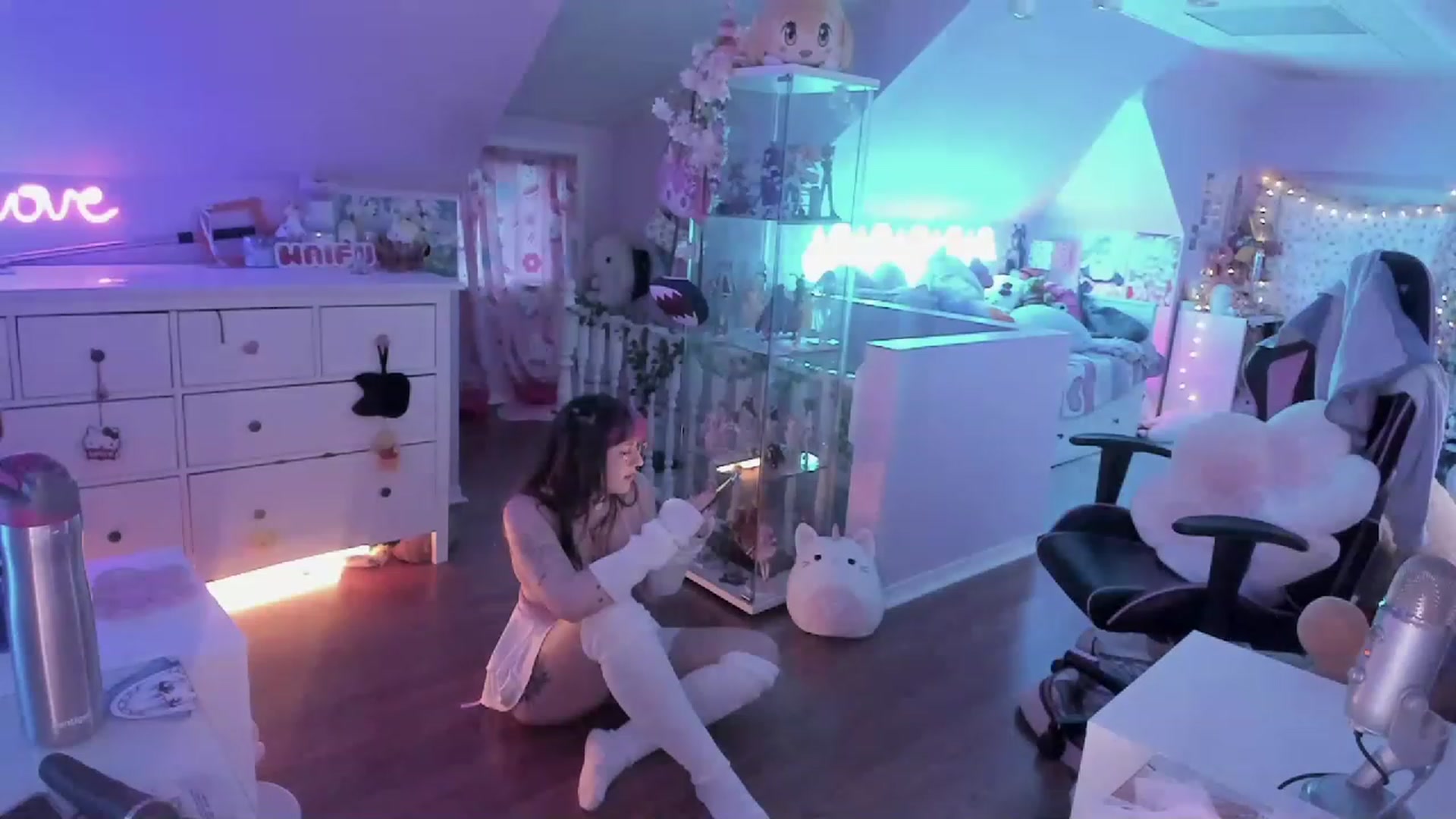 Gallery image thumbnail from SugaryBunny's myfreecams stream on, 03/03/2023, 22:51 image 18 of 20