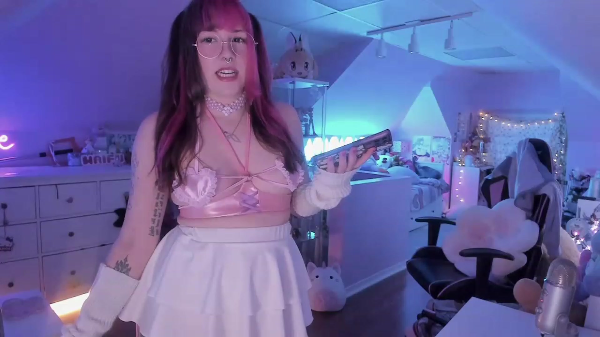 Gallery image thumbnail from SugaryBunny's myfreecams stream on, 03/03/2023, 22:51 image 16 of 20