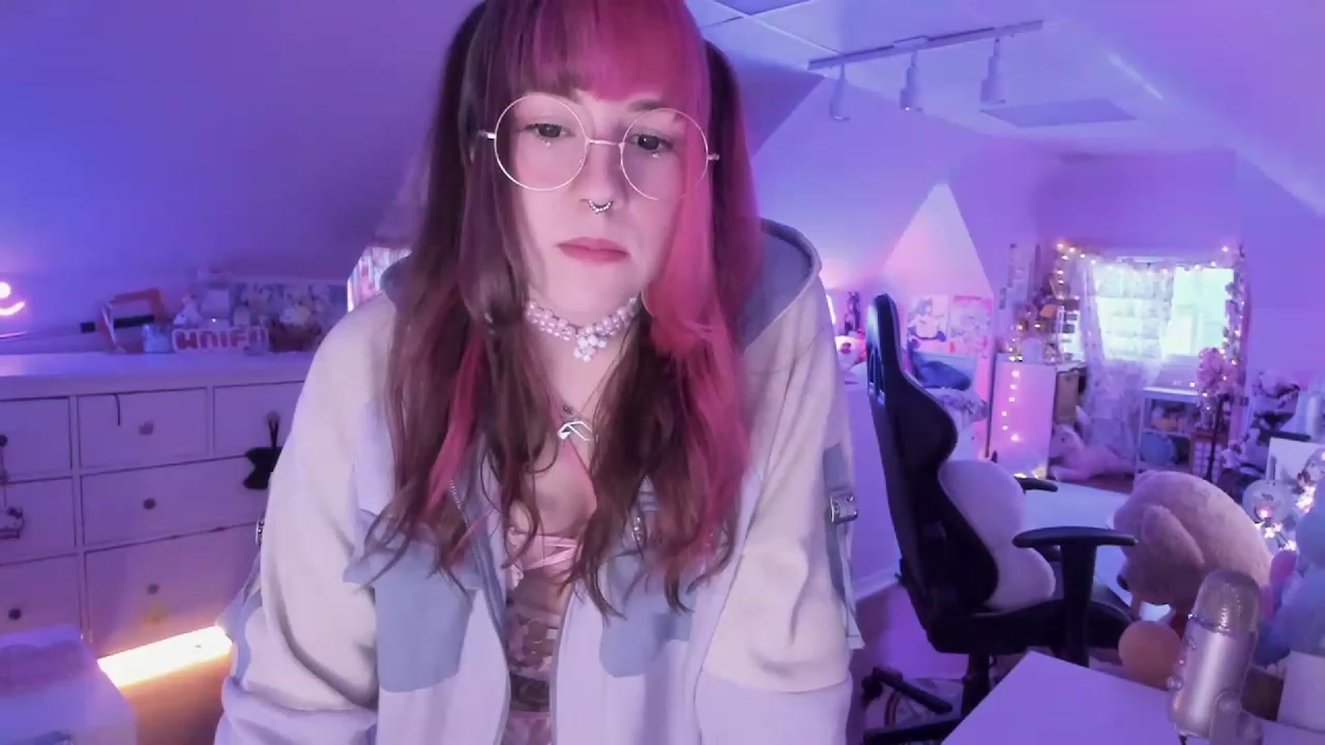 Gallery image thumbnail from SugaryBunny's myfreecams stream on, 03/03/2023, 22:51 image 2 of 20