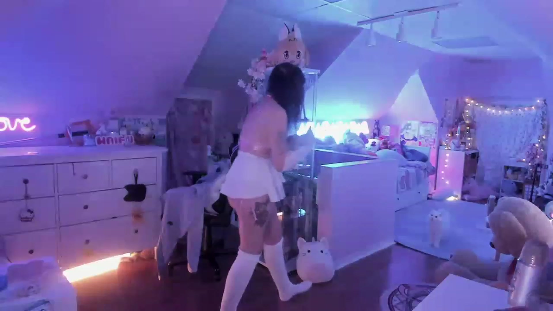 Gallery image thumbnail from SugaryBunny's myfreecams stream on, 03/03/2023, 23:54 image 18 of 20