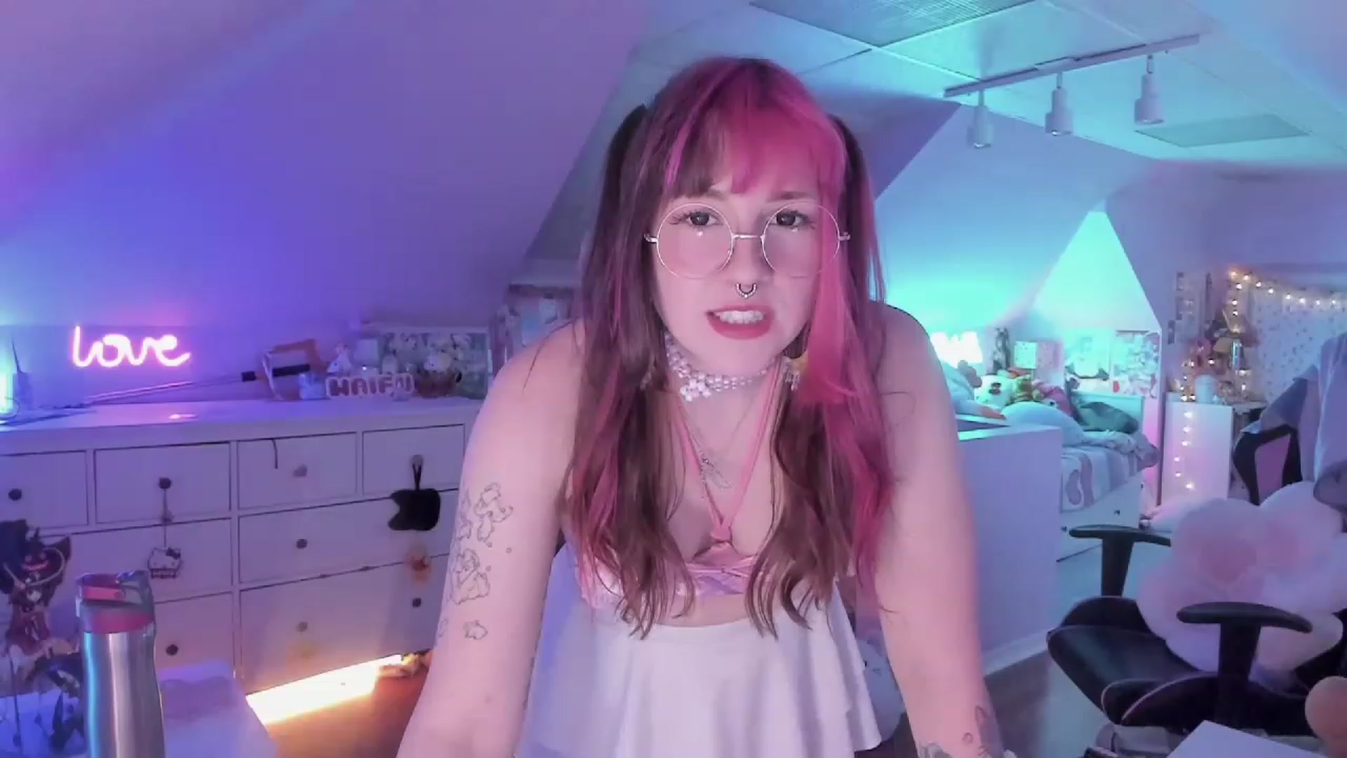 Gallery image thumbnail from SugaryBunny's myfreecams stream on, 03/03/2023, 23:54 image 3 of 20