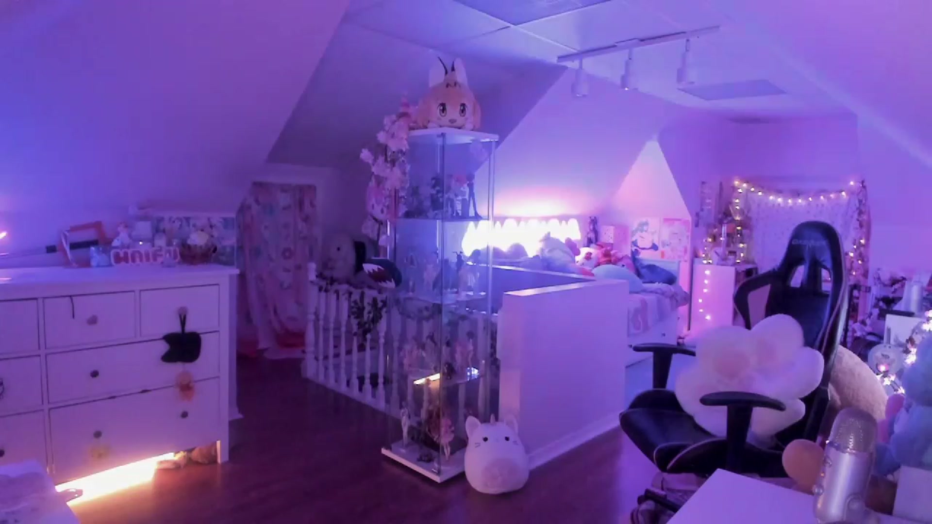 Gallery image thumbnail from SugaryBunny's myfreecams stream on, 03/03/2023, 23:54 image 10 of 20