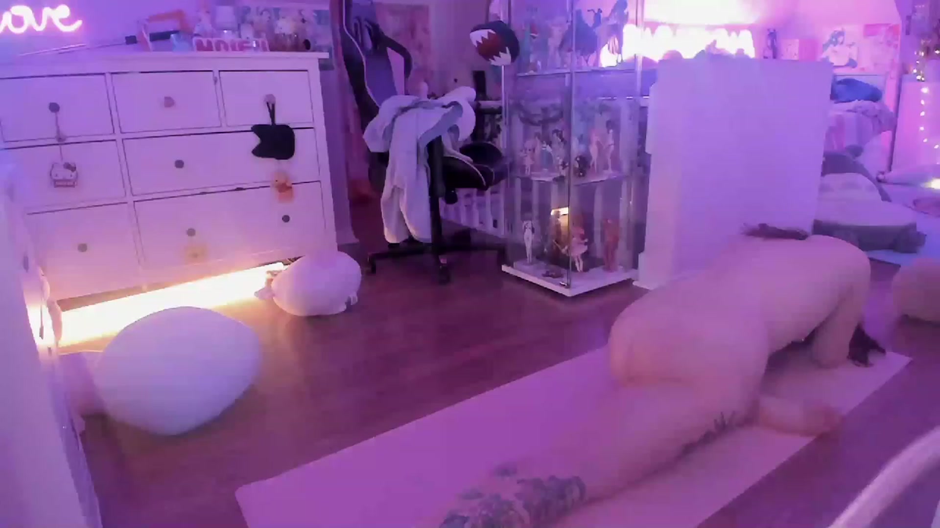 Gallery image thumbnail from SugaryBunny's myfreecams stream on, 03/04/2023, 03:16 image 8 of 20