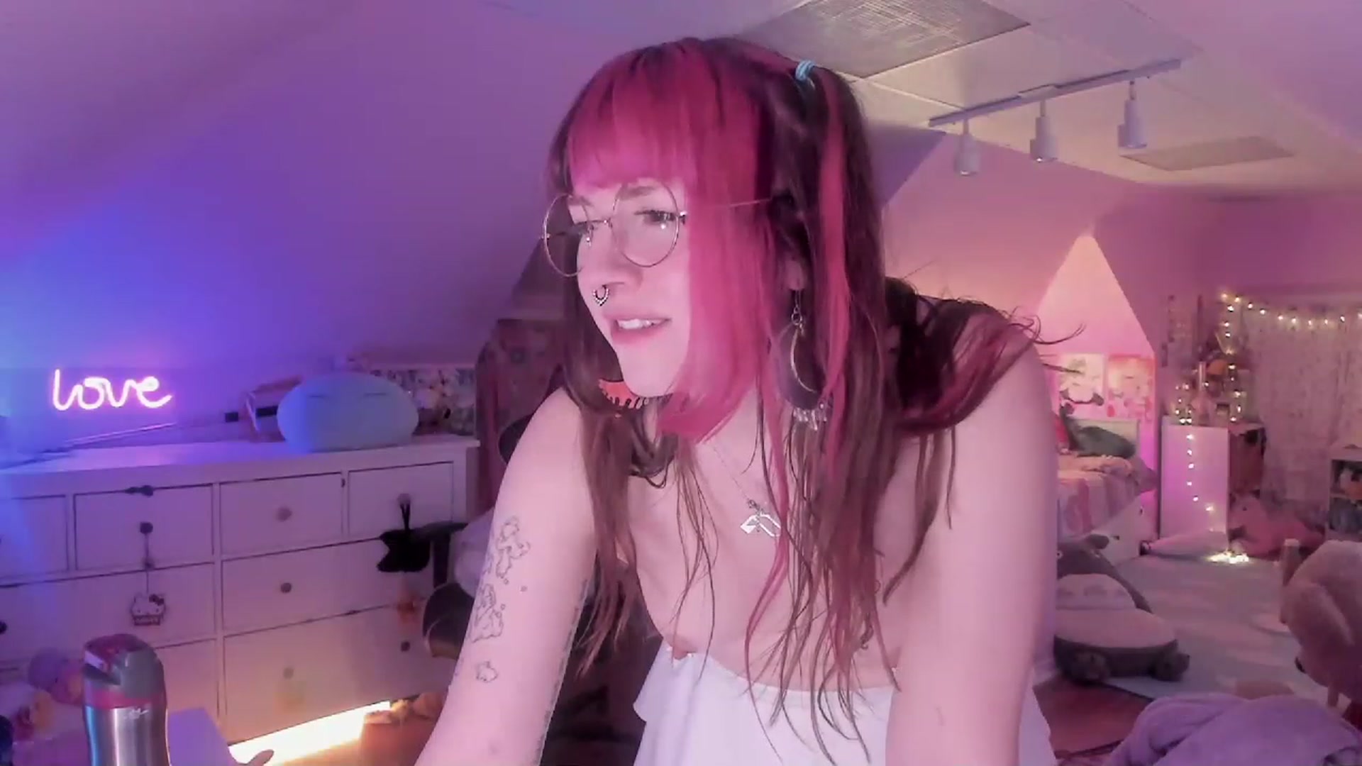 Gallery image thumbnail from SugaryBunny's myfreecams stream on, 03/04/2023, 03:16 image 17 of 20