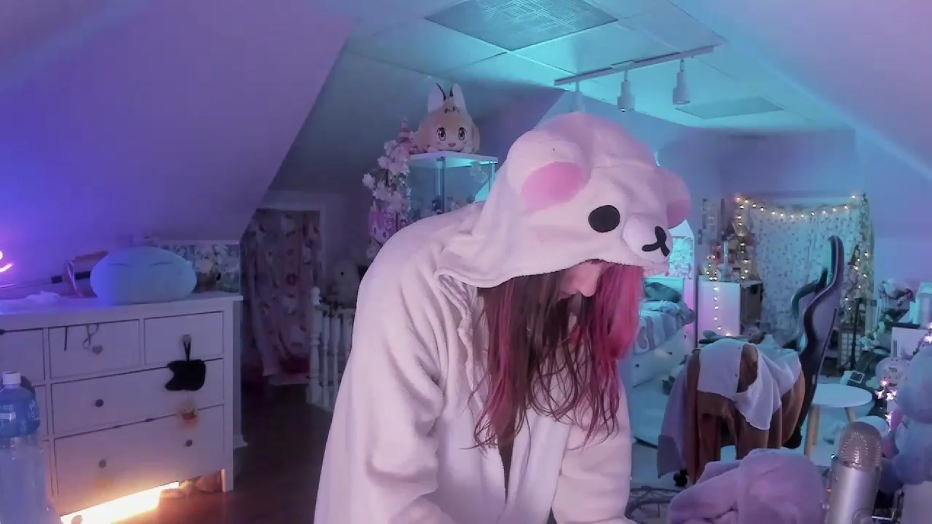 Gallery image thumbnail from SugaryBunny's myfreecams stream on, 03/04/2023, 06:03 image 1 of 20