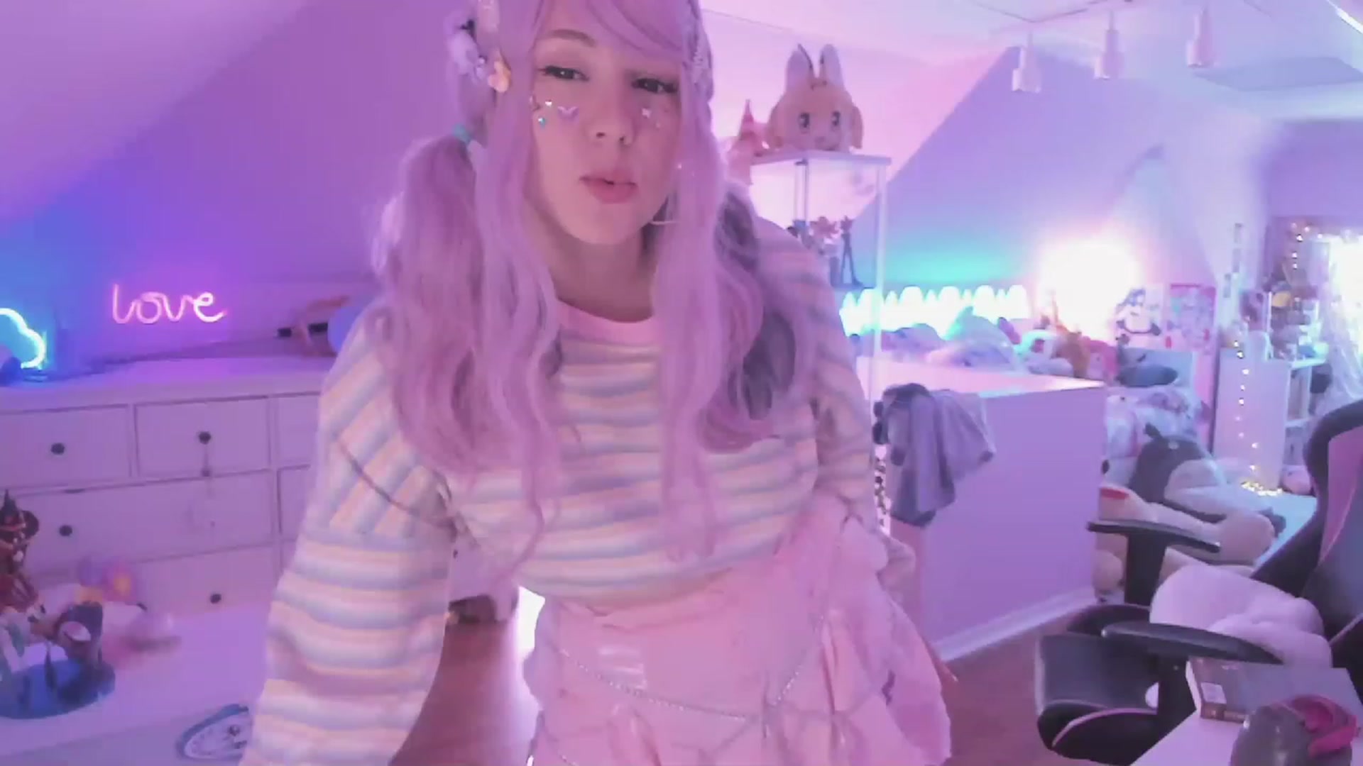 Gallery image thumbnail from SugaryBunny's myfreecams stream on, 03/07/2023, 18:38 image 7 of 20