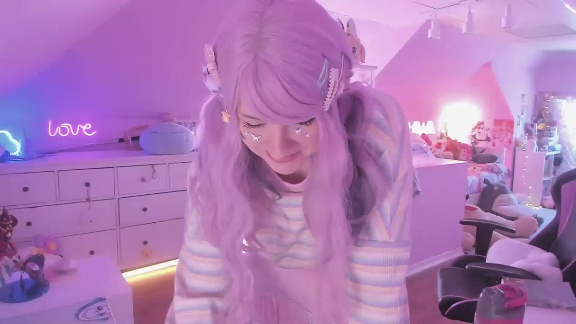 Gallery image thumbnail from SugaryBunny's myfreecams stream on, 03/07/2023, 18:38 image 8 of 20