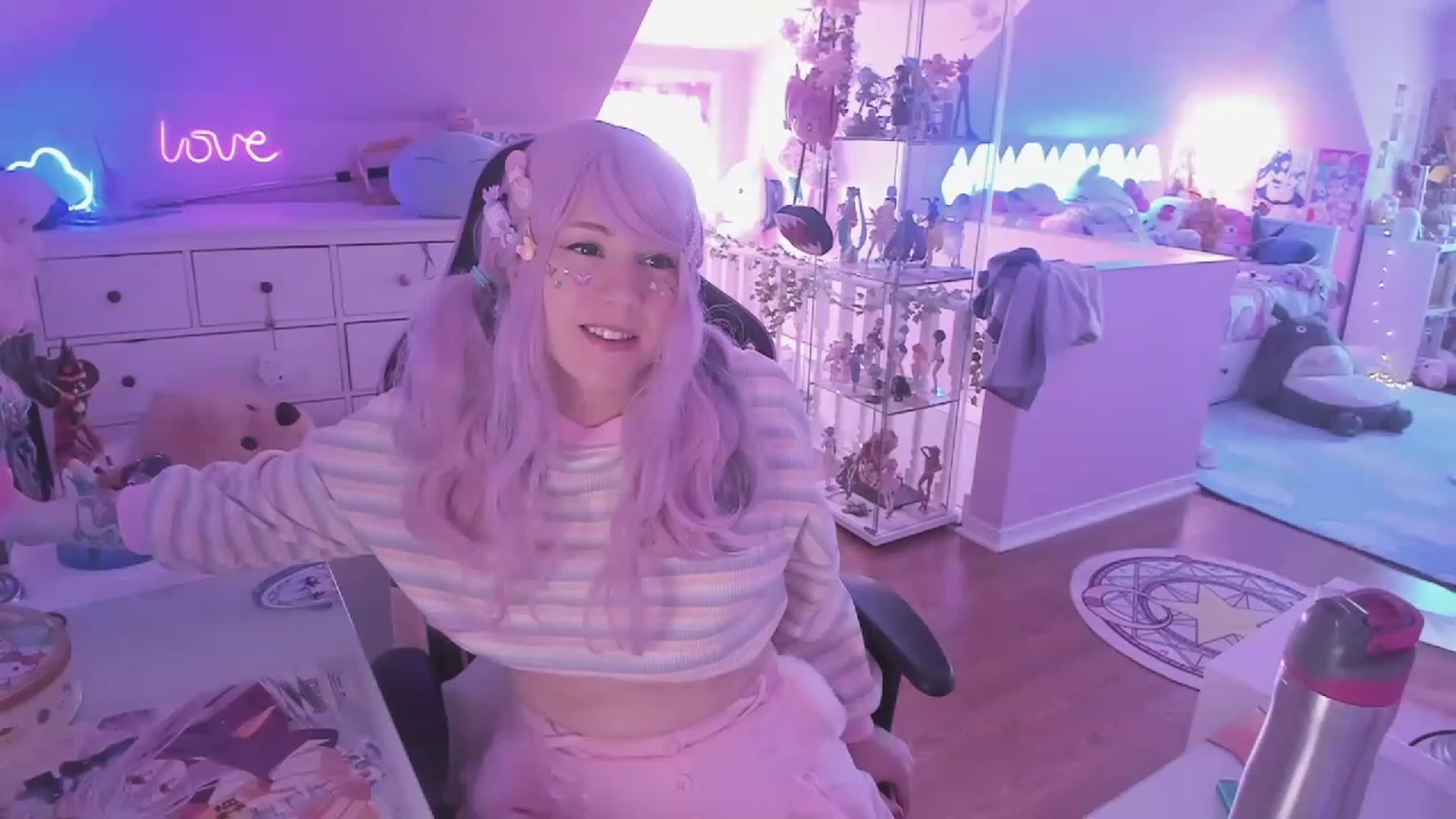 Gallery image thumbnail from SugaryBunny's myfreecams stream on, 03/07/2023, 18:38 image 1 of 20