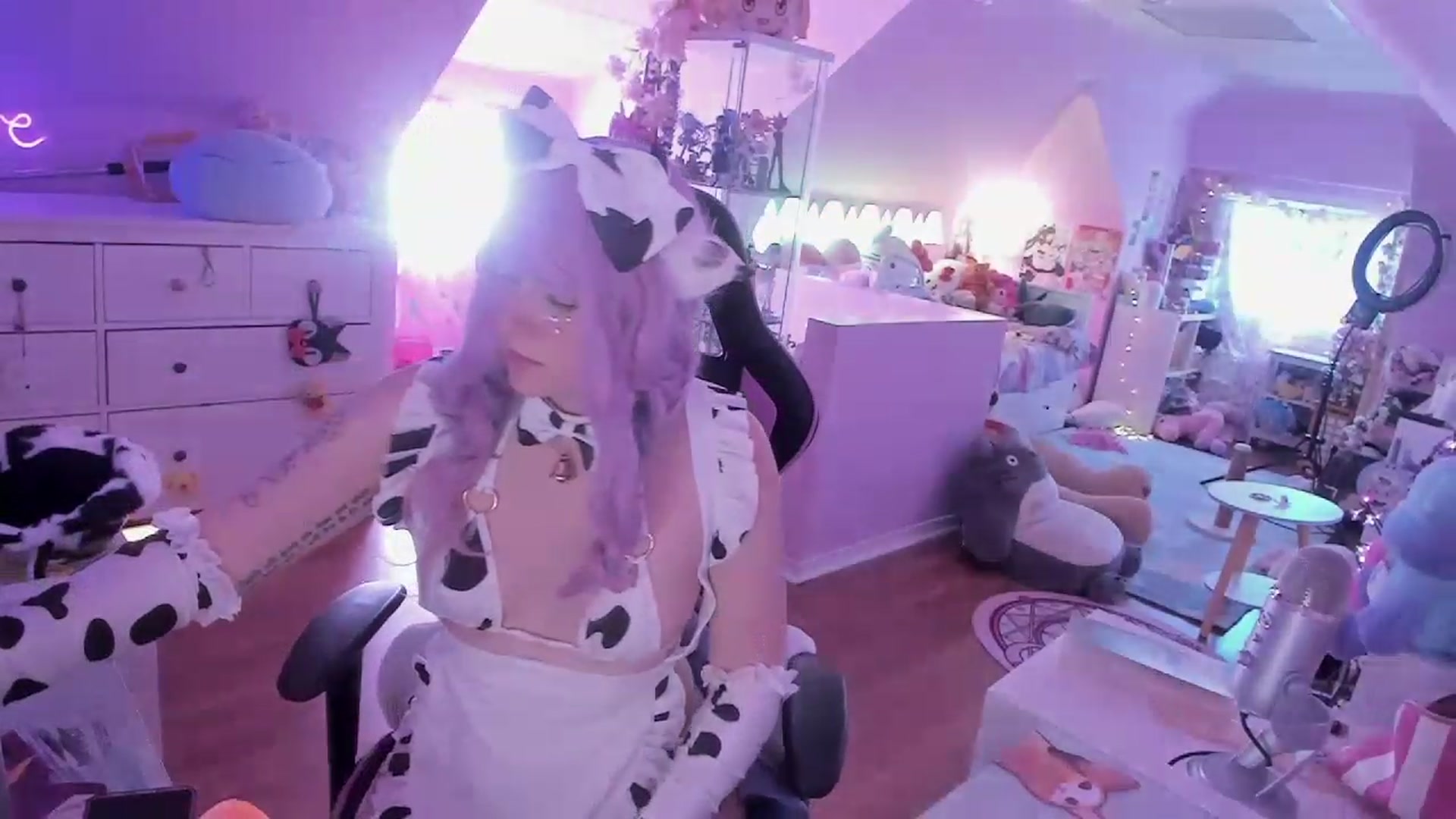 Gallery image thumbnail from SugaryBunny's myfreecams stream on, 03/07/2023, 20:02 image 20 of 20