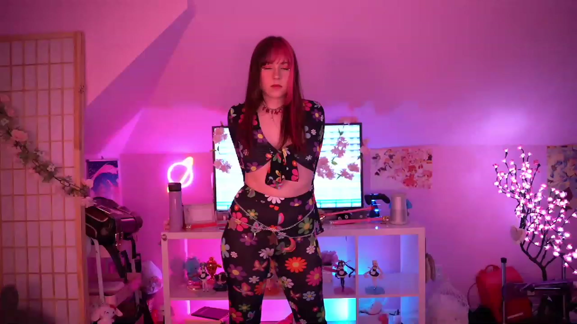 Gallery image thumbnail from SugaryBunny's myfreecams stream on, 03/19/2023, 02:53 image 11 of 20