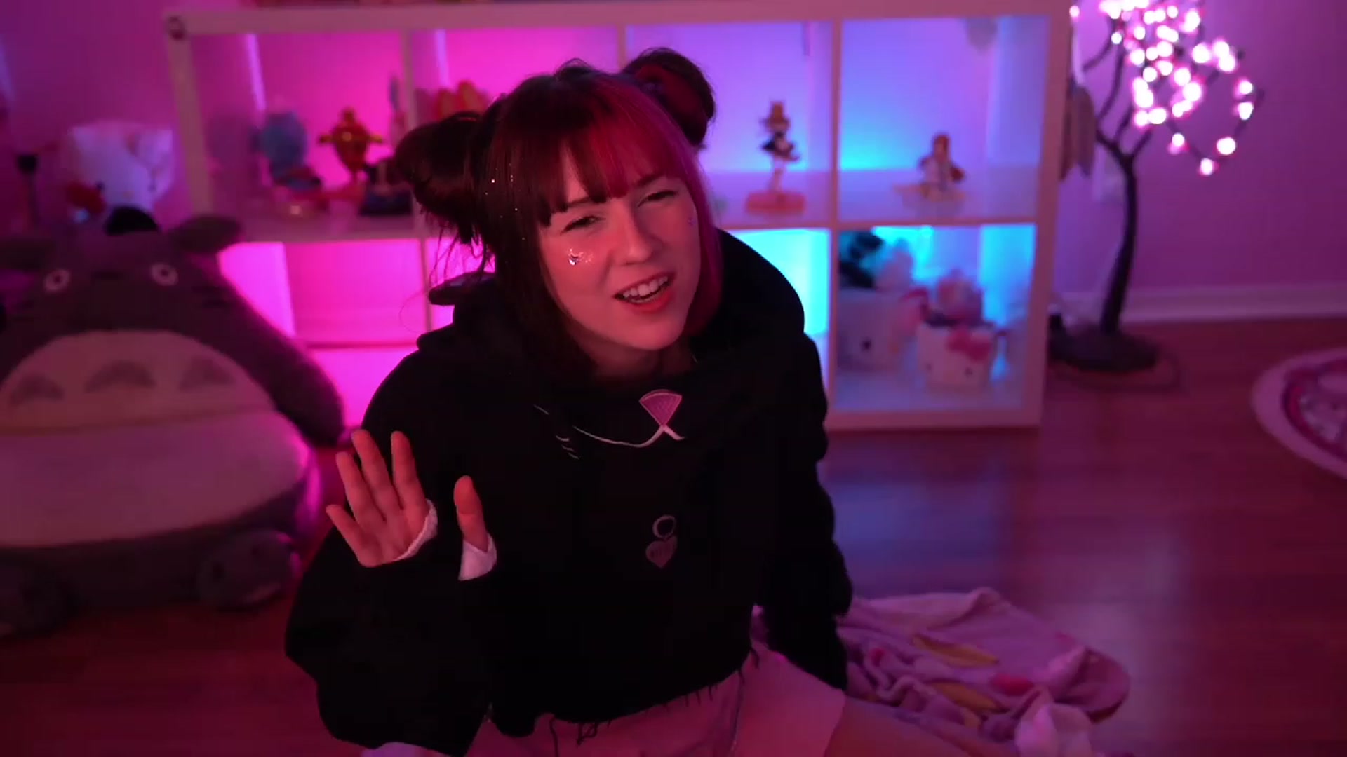 Gallery image thumbnail from SugaryBunny's myfreecams stream on, 03/24/2023, 23:11 image 19 of 20