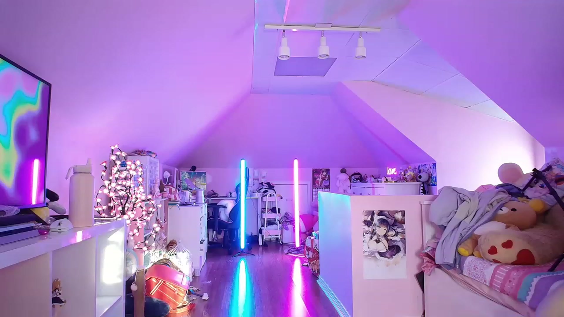 Gallery image thumbnail from SugaryBunny's myfreecams stream on, 04/14/2023, 24:21 image 6 of 20