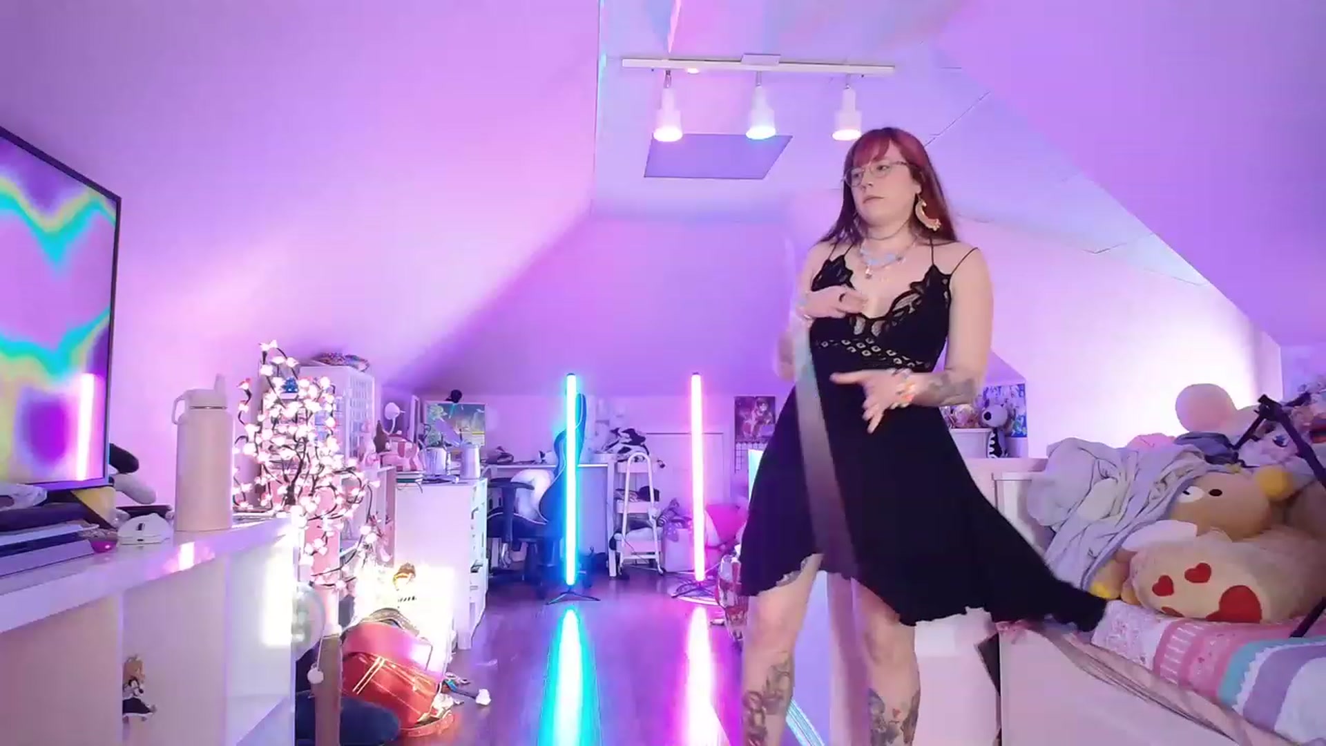 Gallery image thumbnail from SugaryBunny's myfreecams stream on, 04/14/2023, 24:21 image 7 of 20