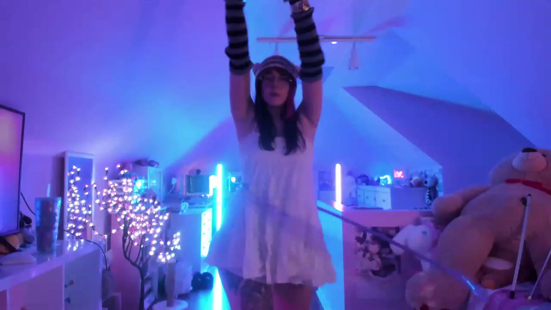 Gallery image thumbnail from SugaryBunny's myfreecams stream on, 04/21/2023, 24:01 image 20 of 20