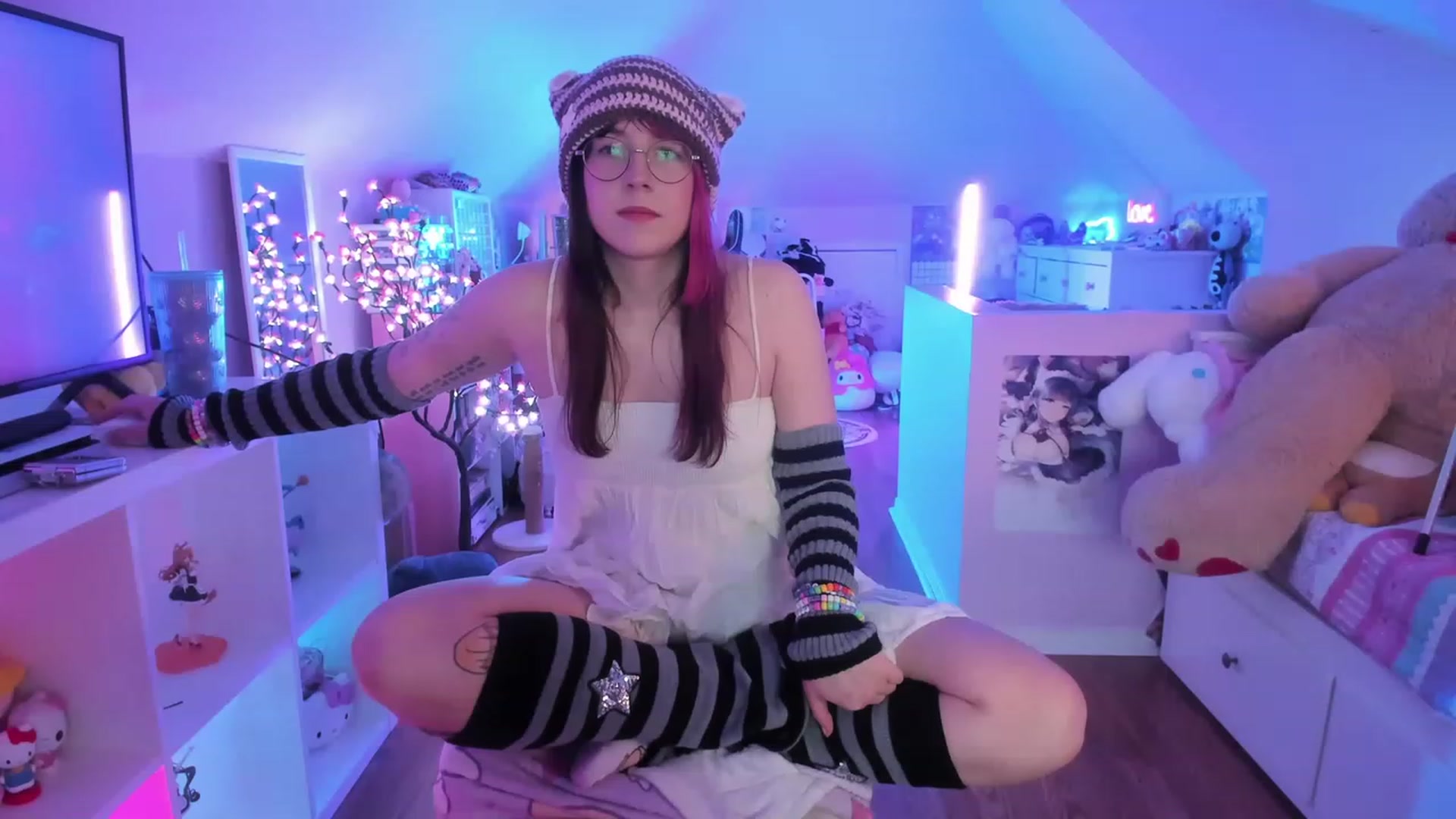 Gallery image thumbnail from SugaryBunny's myfreecams stream on, 04/21/2023, 24:01 image 2 of 20
