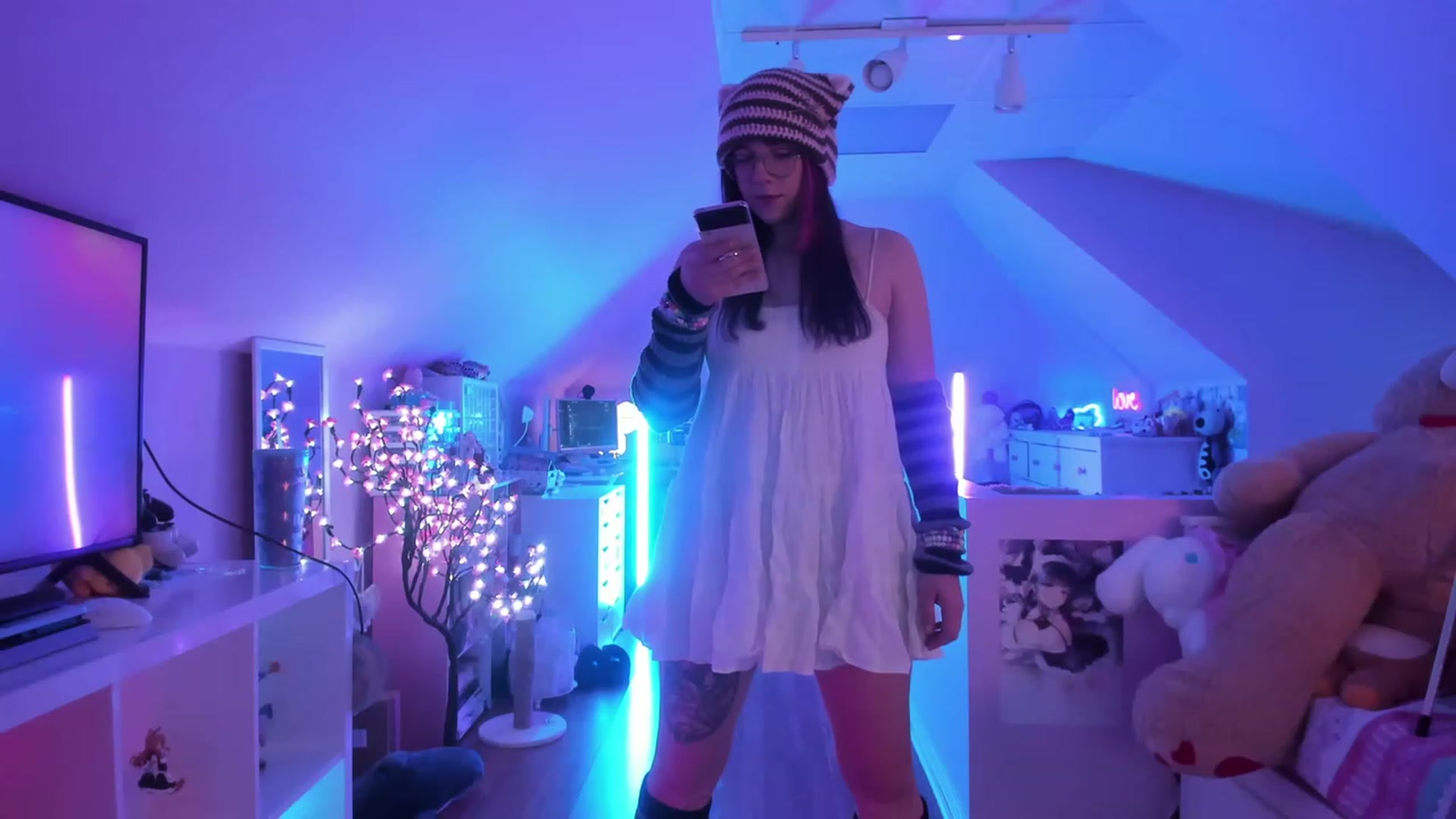 Gallery image thumbnail from SugaryBunny's myfreecams stream on, 04/21/2023, 24:01 image 11 of 20