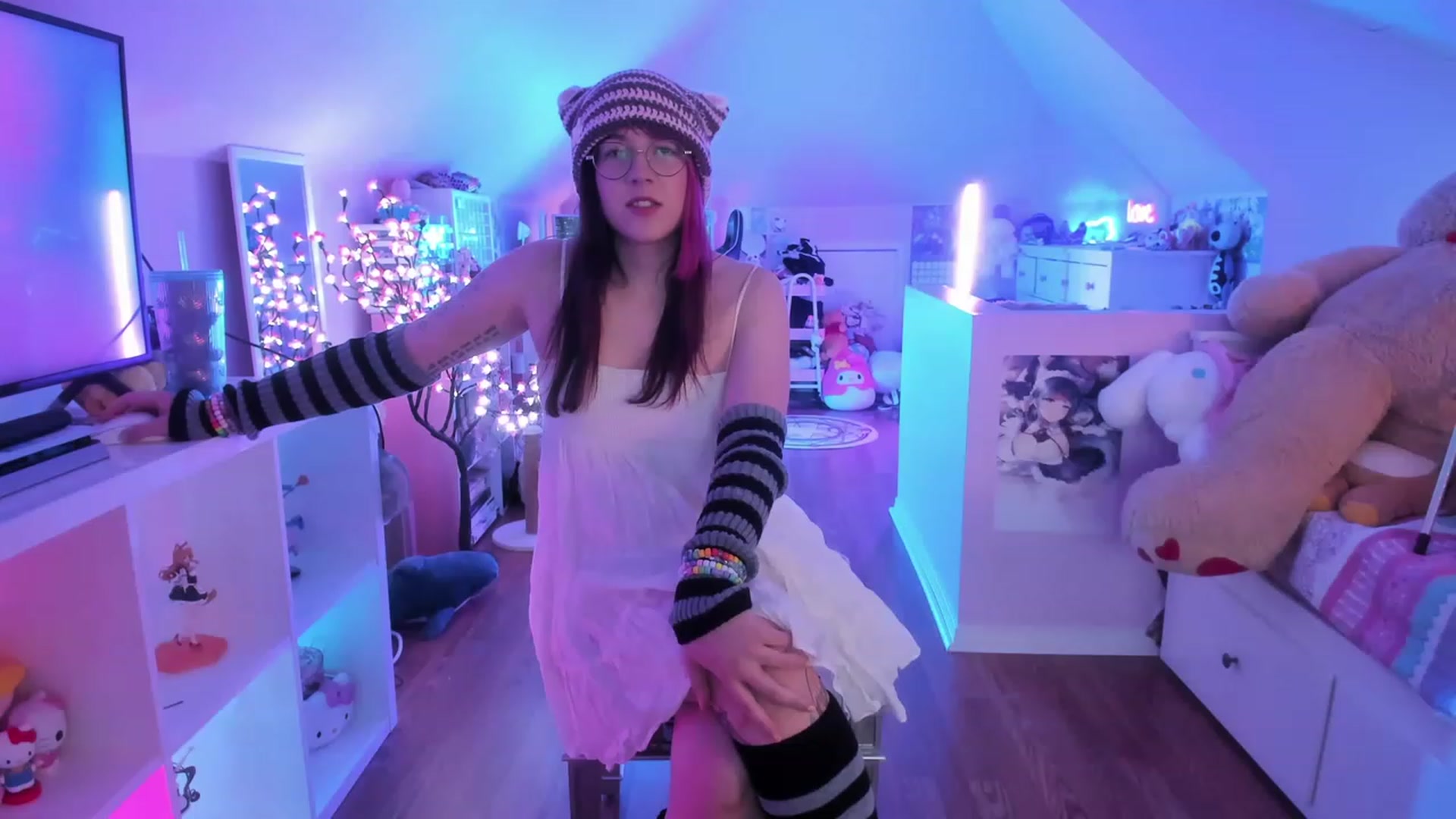Gallery image thumbnail from SugaryBunny's myfreecams stream on, 04/21/2023, 24:01 image 4 of 20