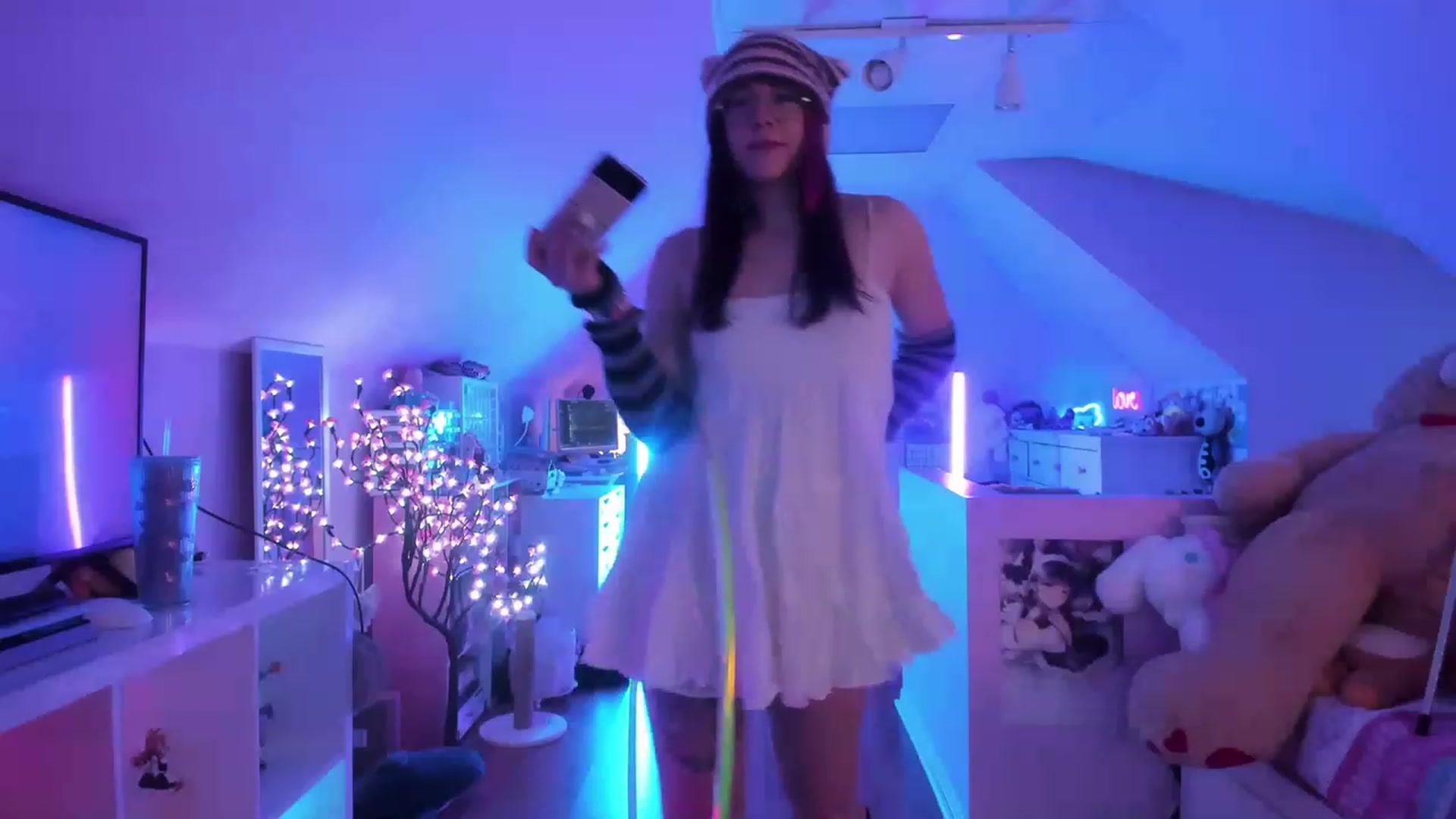 Gallery image thumbnail from SugaryBunny's myfreecams stream on, 04/21/2023, 24:01 image 9 of 20
