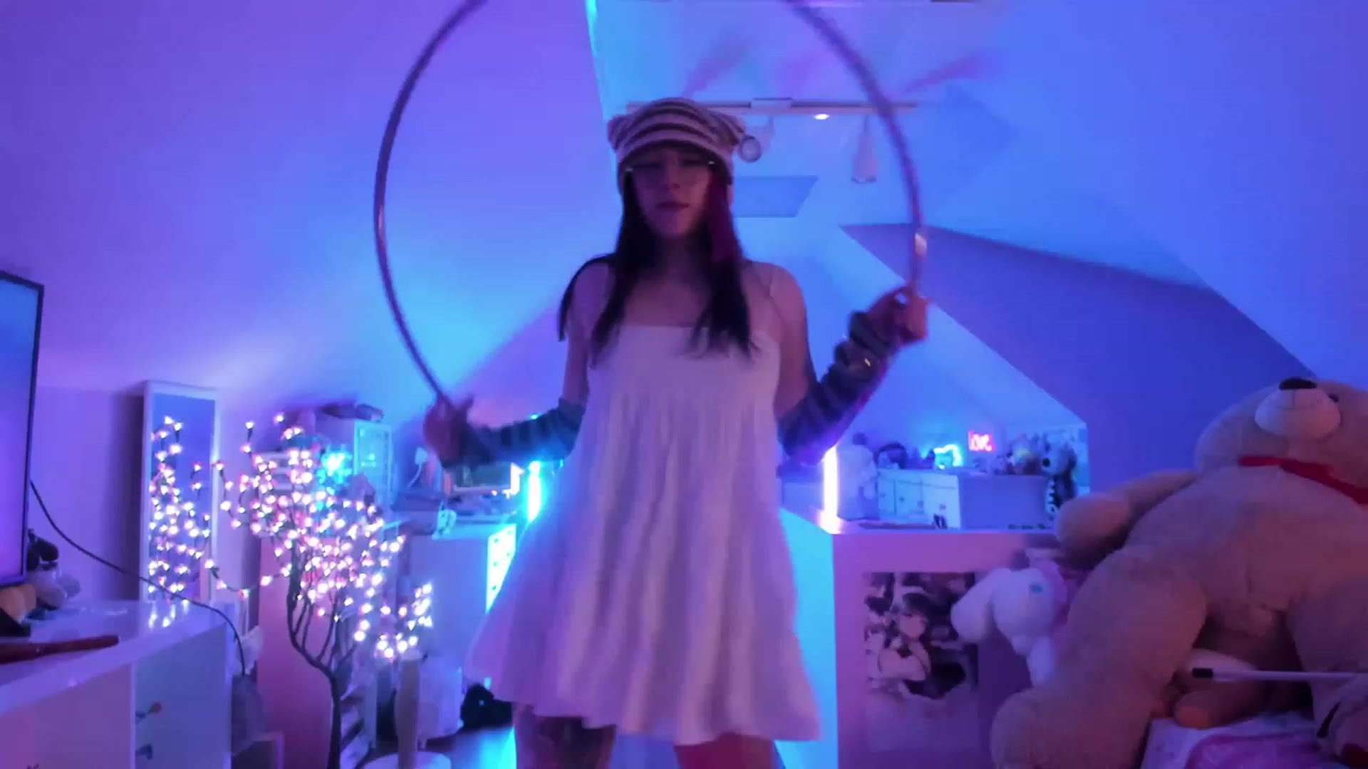 Gallery image thumbnail from SugaryBunny's myfreecams stream on, 04/21/2023, 01:08 image 17 of 20