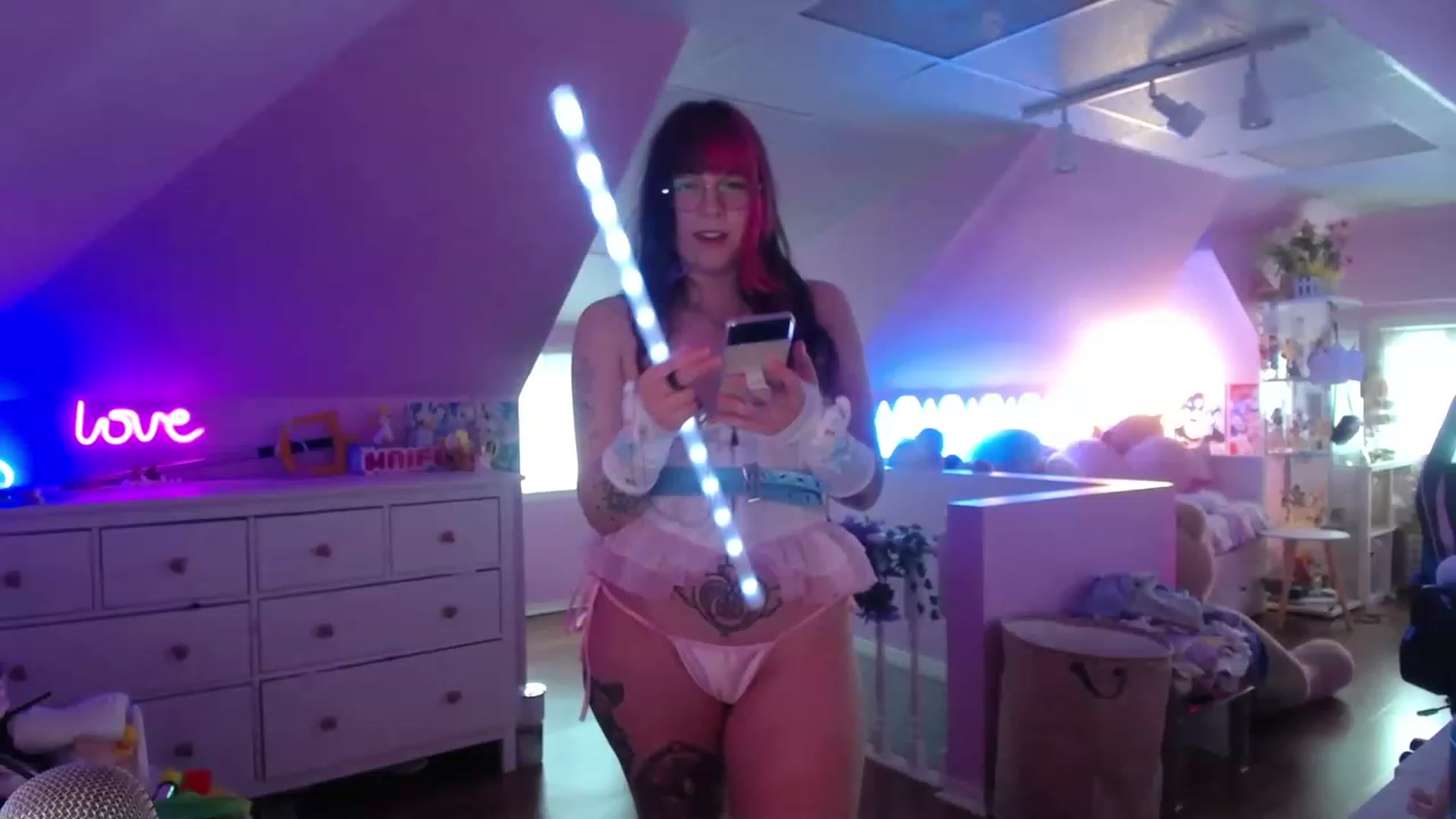 Gallery image thumbnail from SugaryBunny's myfreecams stream on, 04/25/2023, 23:28 image 8 of 20