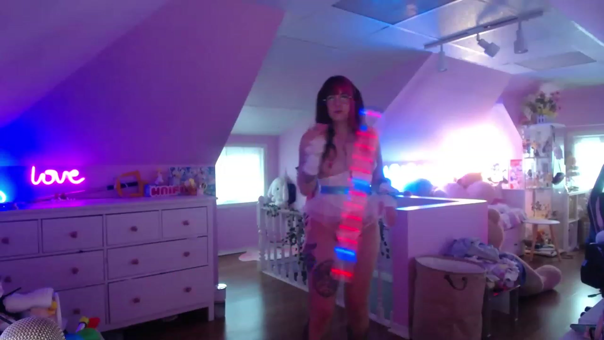 Gallery image thumbnail from SugaryBunny's myfreecams stream on, 04/25/2023, 23:28 image 18 of 20
