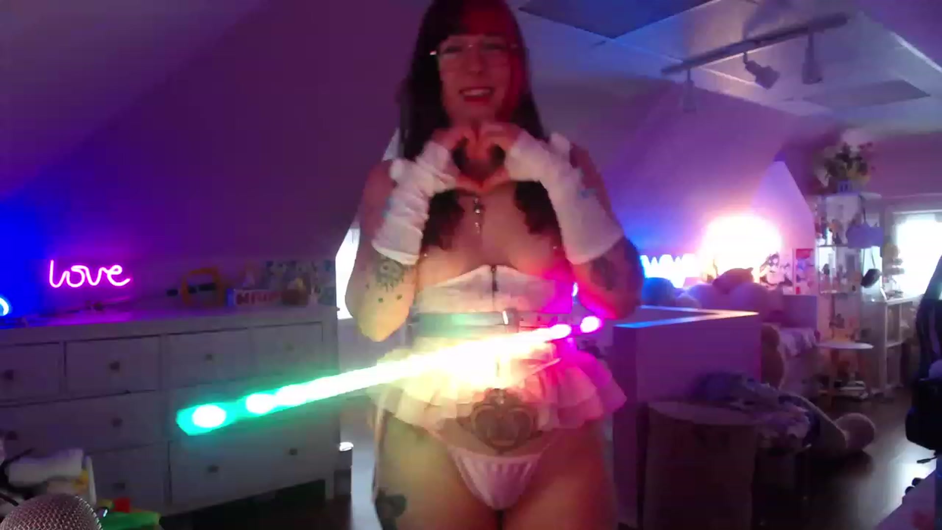 Gallery image thumbnail from SugaryBunny's myfreecams stream on, 04/25/2023, 23:28 image 3 of 20