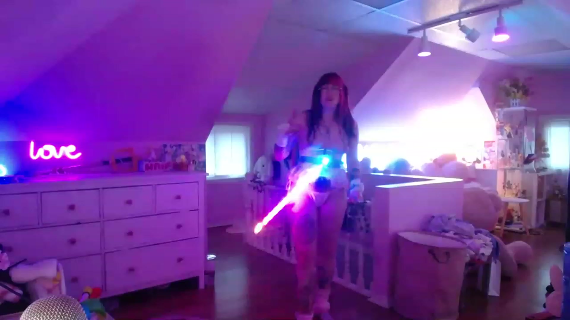 Gallery image thumbnail from SugaryBunny's myfreecams stream on, 04/26/2023, 24:18 image 8 of 20
