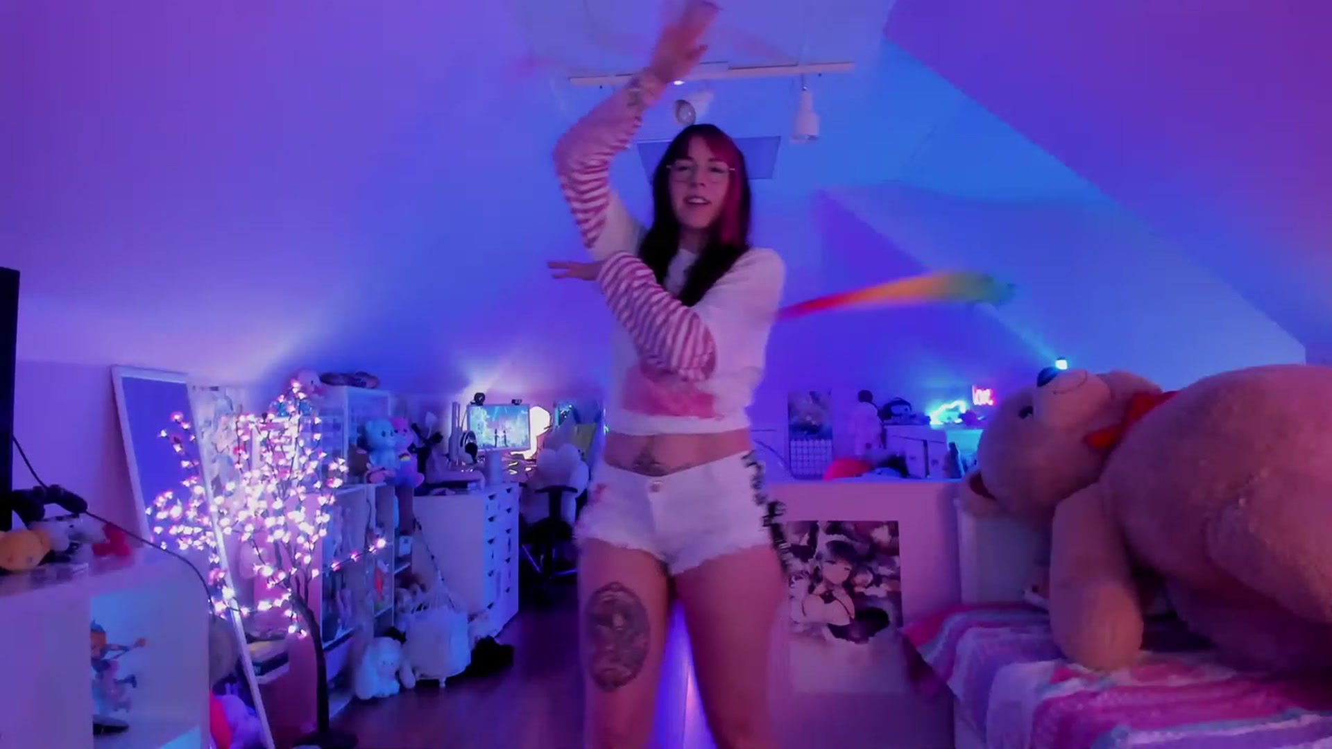 Gallery image thumbnail from SugaryBunny's myfreecams stream on, 04/30/2023, 18:01 image 3 of 20