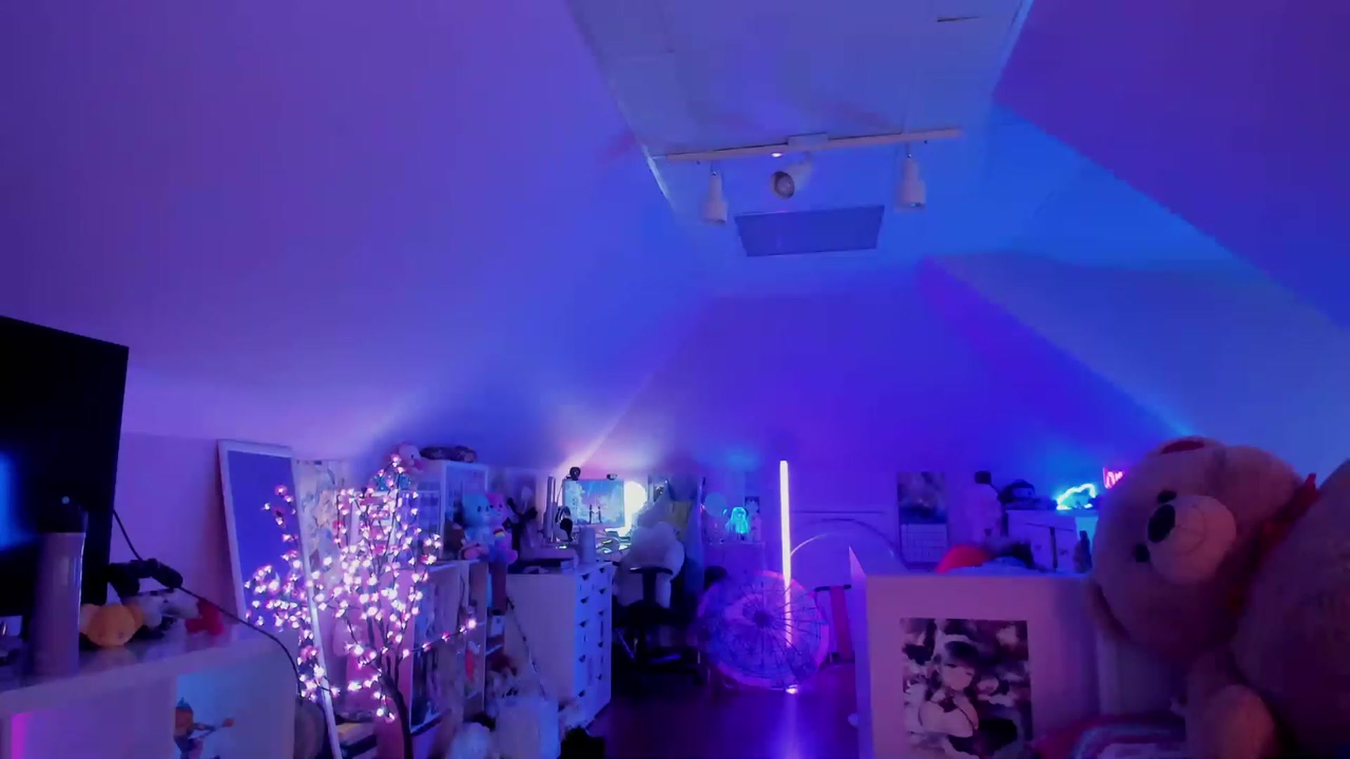 Gallery image thumbnail from SugaryBunny's myfreecams stream on, 04/30/2023, 18:01 image 17 of 20