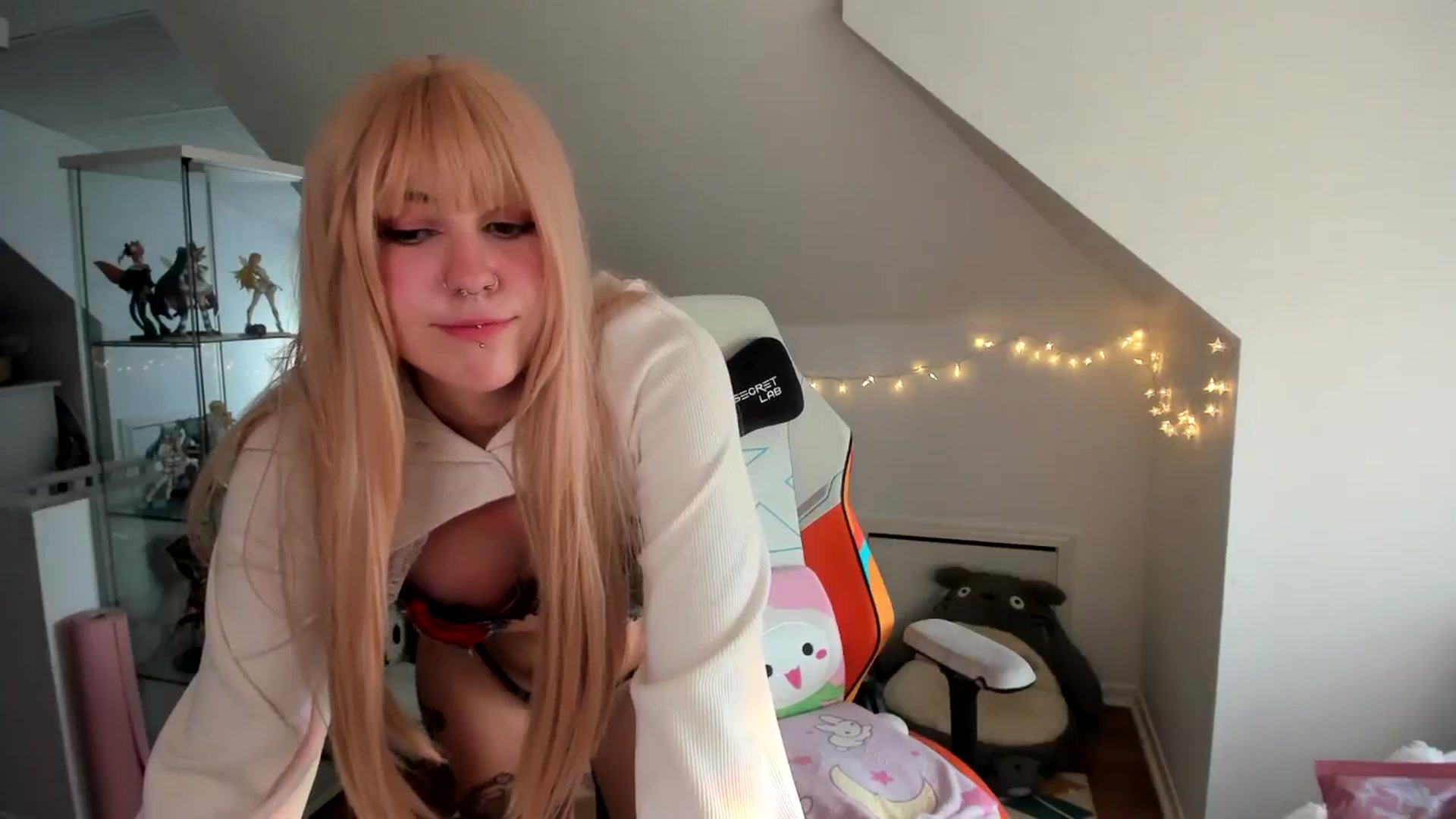 Gallery image thumbnail from SugaryBunny's myfreecams stream on, 08/30/2024, 23:03 image 6 of 20