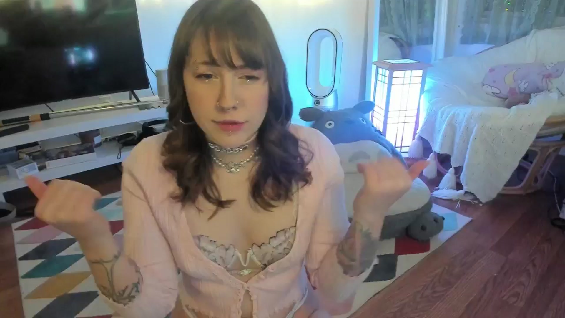 Gallery image thumbnail from SugaryBunny's myfreecams stream on, 01/11/2025, 24:02 image 5 of 20