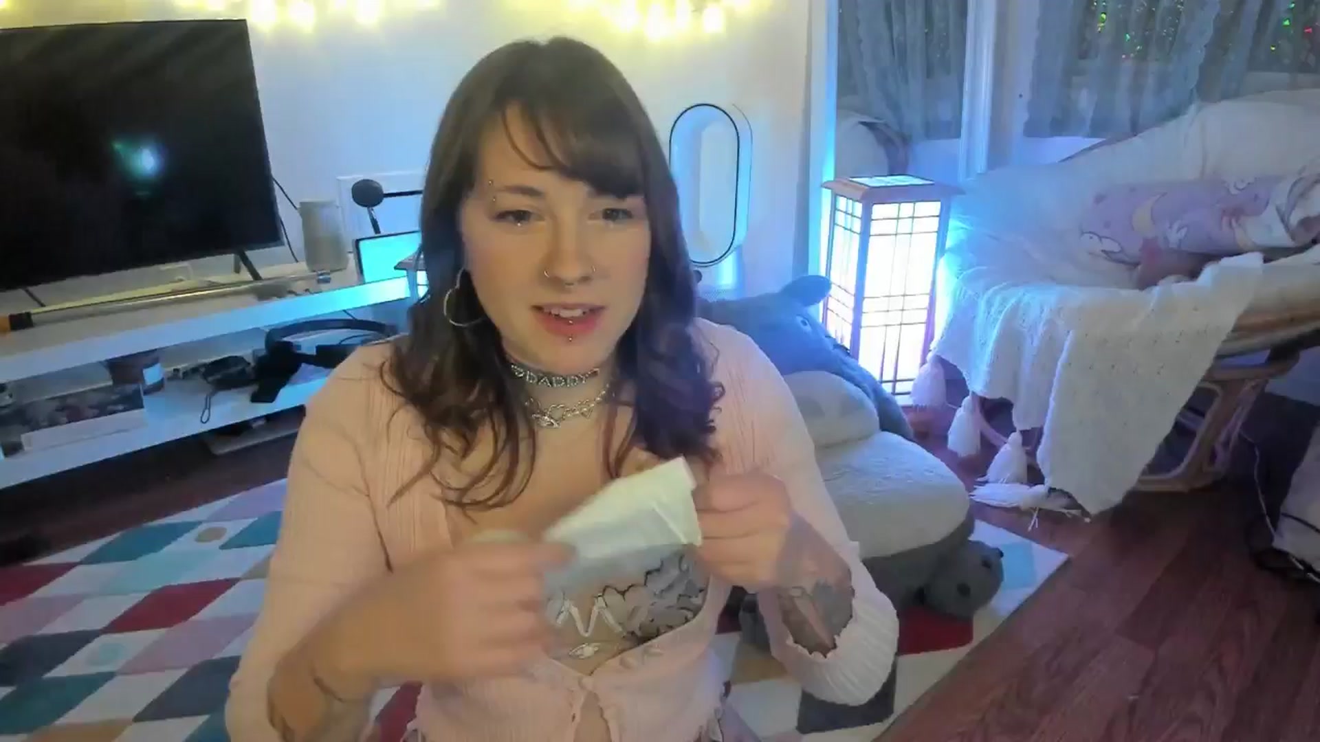 Gallery image thumbnail from SugaryBunny's myfreecams stream on, 01/11/2025, 24:02 image 13 of 20