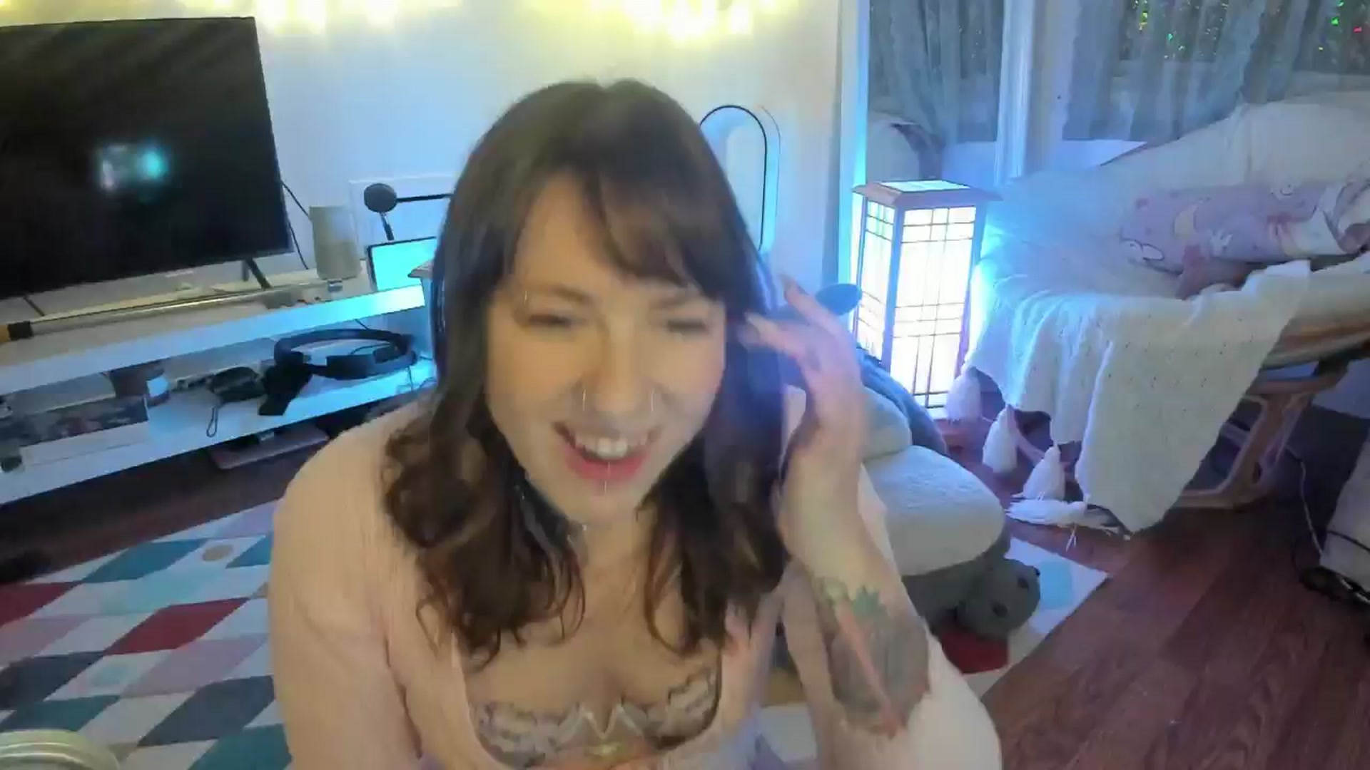 Gallery image thumbnail from SugaryBunny's myfreecams stream on, 01/11/2025, 24:02 image 15 of 20
