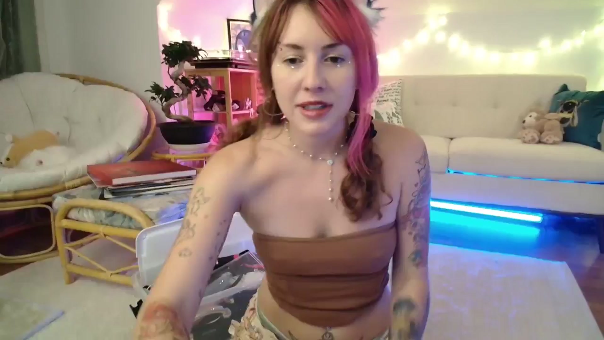 Gallery image thumbnail from SugaryBunny's myfreecams stream on, 11/14/2025, 24:47 image 4 of 20