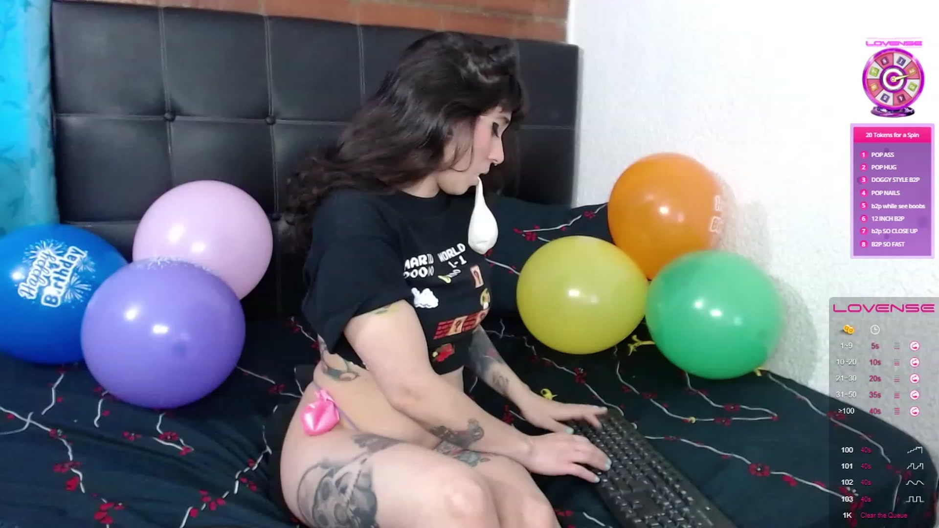 Gallery image thumbnail from SuicideGreen's myfreecams stream on, 11/19/2022, 23:09 image 13 of 20