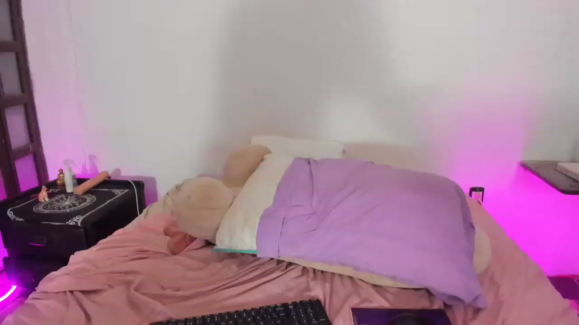 Gallery image thumbnail from Suicidepussyy's myfreecams stream on, 06/11/2023, 07:56 image 4 of 20