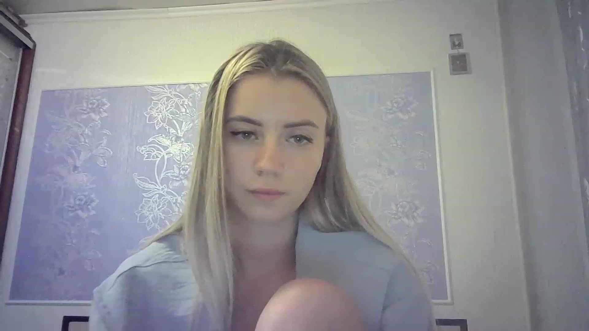 Gallery image thumbnail from Sulfate0's myfreecams stream on, 08/19/2023, 13:22 image 15 of 20