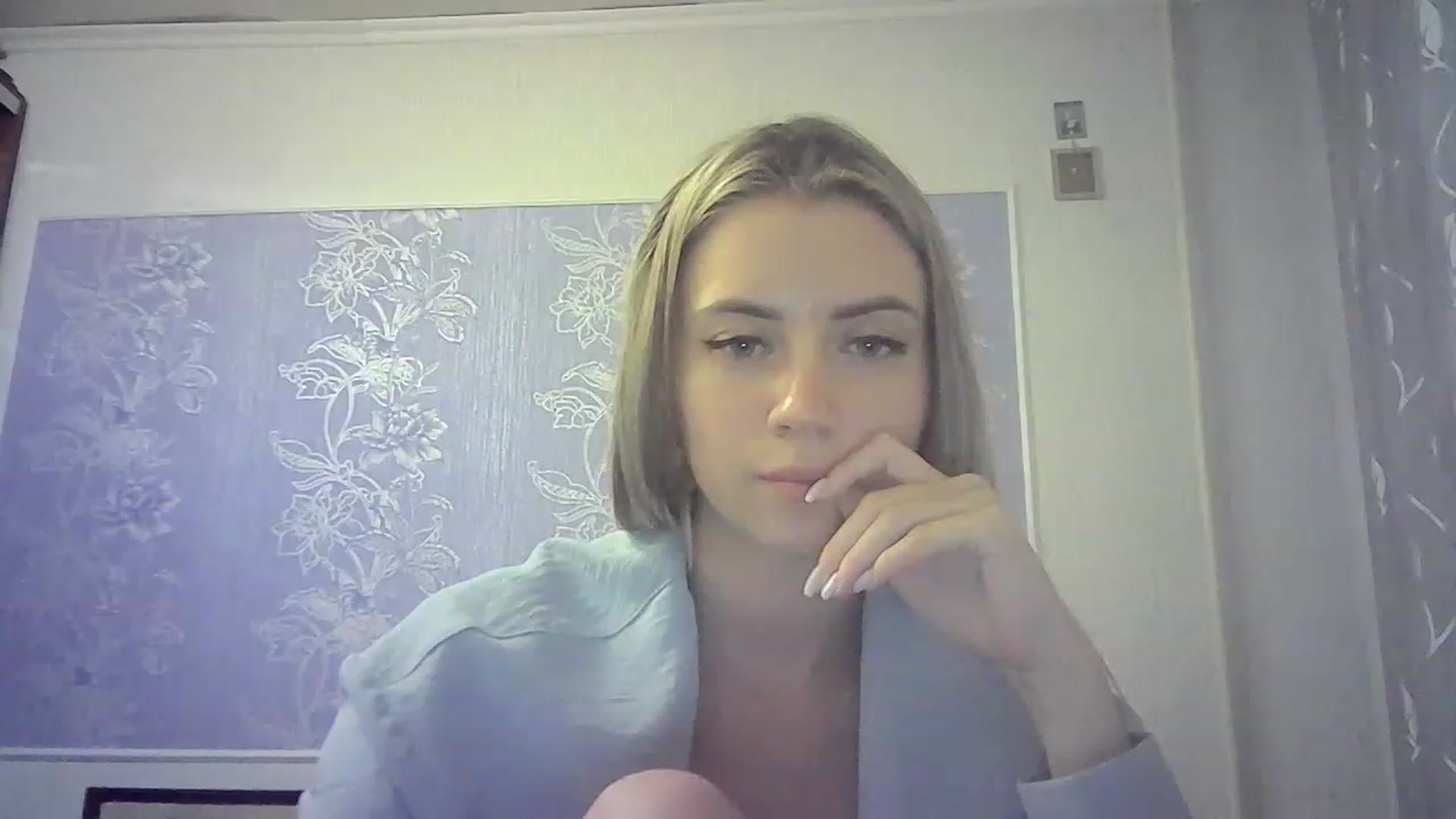 Gallery image thumbnail from Sulfate0's myfreecams stream on, 08/19/2023, 13:22 image 4 of 20