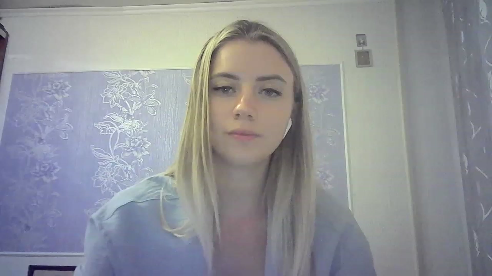 Gallery image thumbnail from Sulfate0's myfreecams stream on, 08/19/2023, 13:22 image 13 of 20